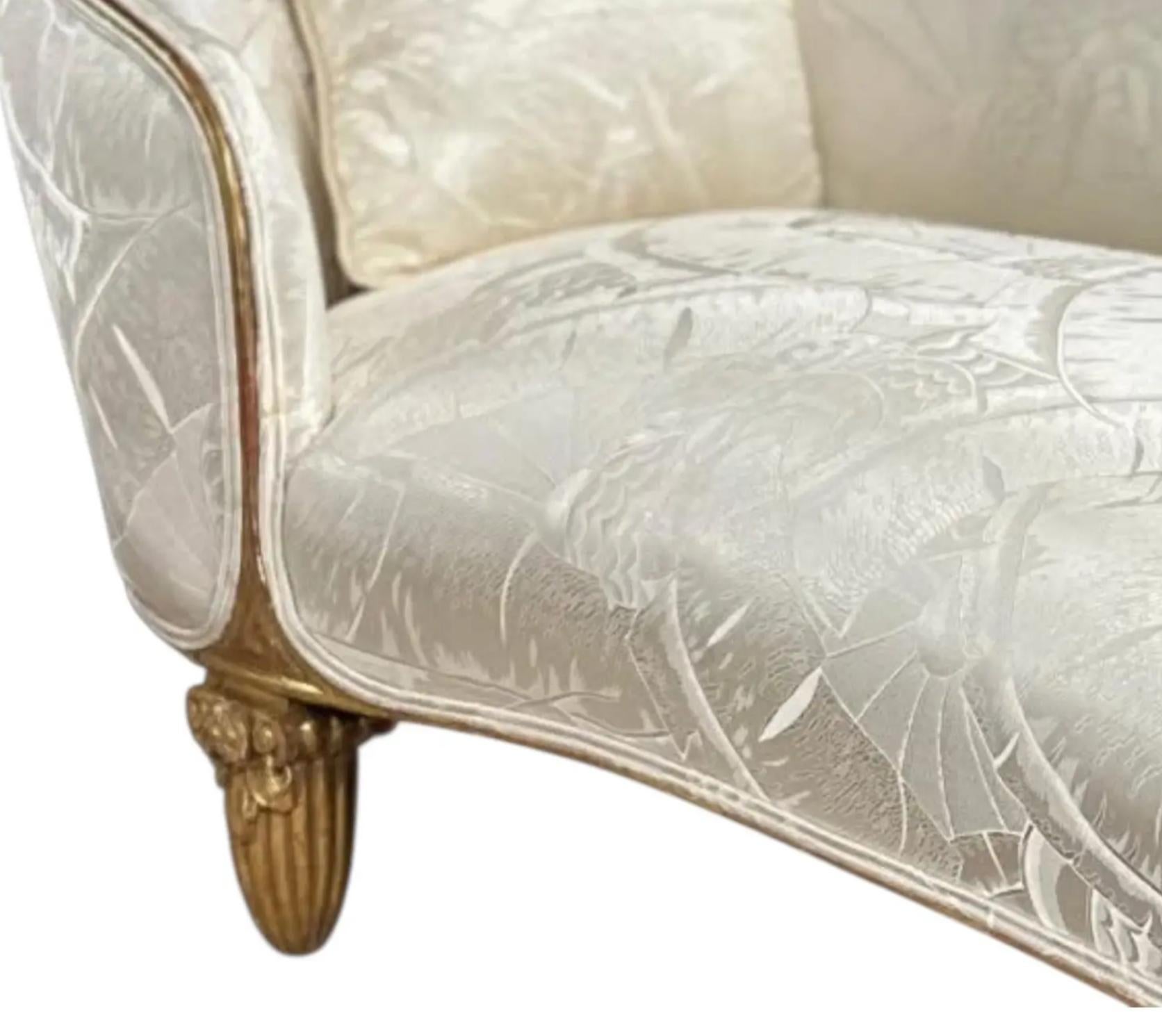 Fine XX secolo Jacques Emile Ruhlmann Style J. Robert Scott White Sating & Giltwood Chaise in vendita