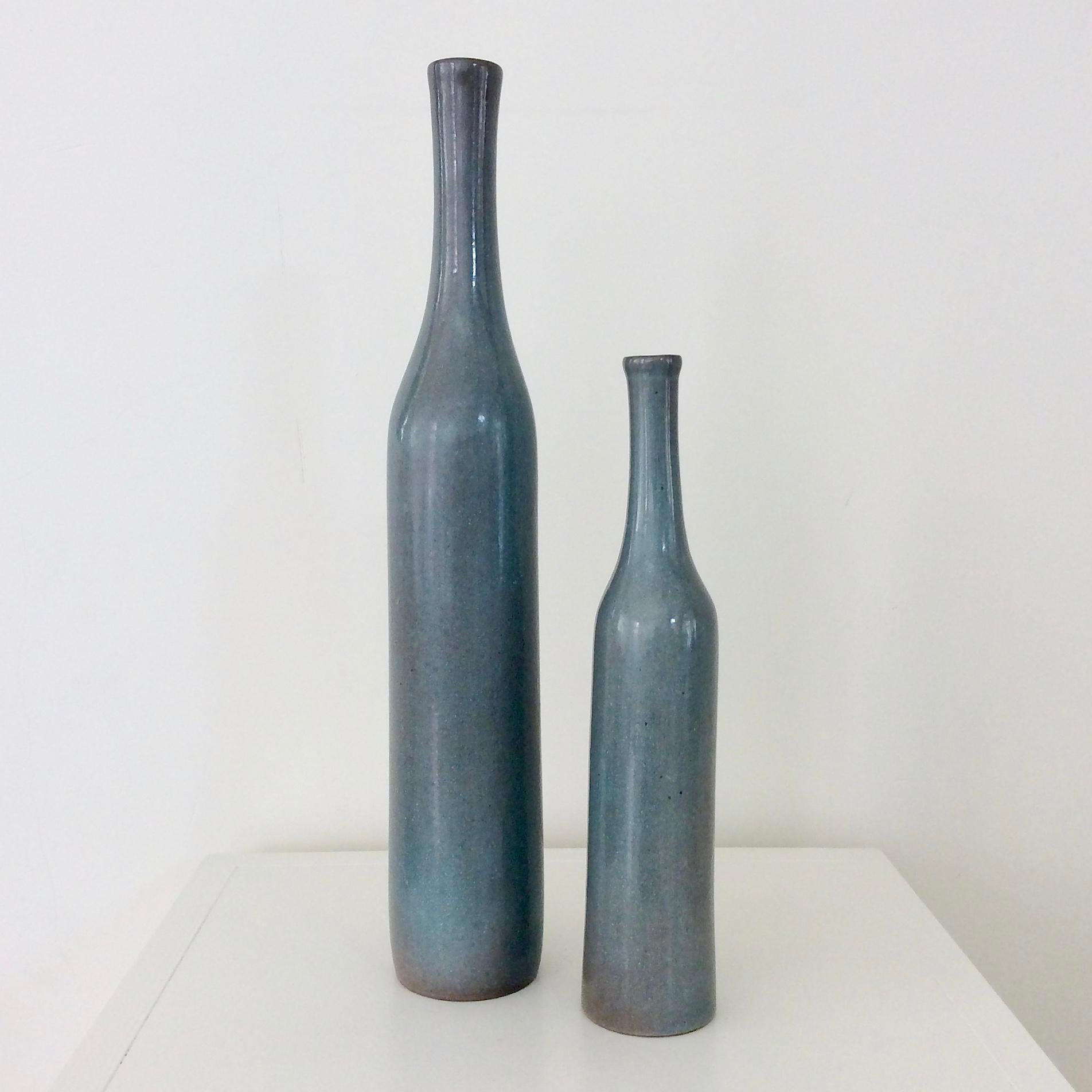 Mid-Century Modern Jacques et Dani Ruelland Pair of Grey Ceramic Vases, circa 1960, France