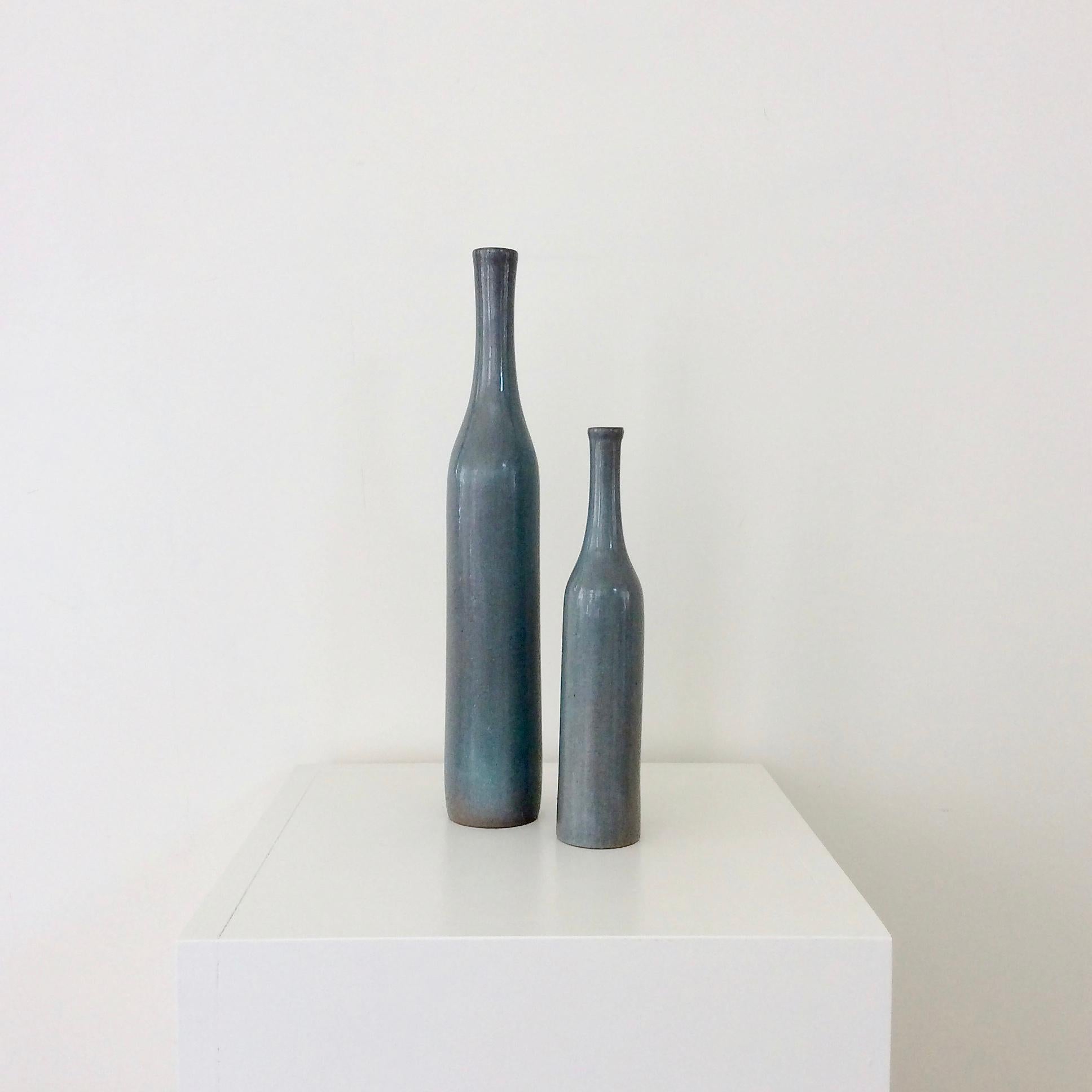 French Jacques et Dani Ruelland Pair of Grey Ceramic Vases, circa 1960, France