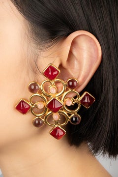 Jacques Fath Golden Metal Earrings with Pink and Red Glass Paste Cabochons