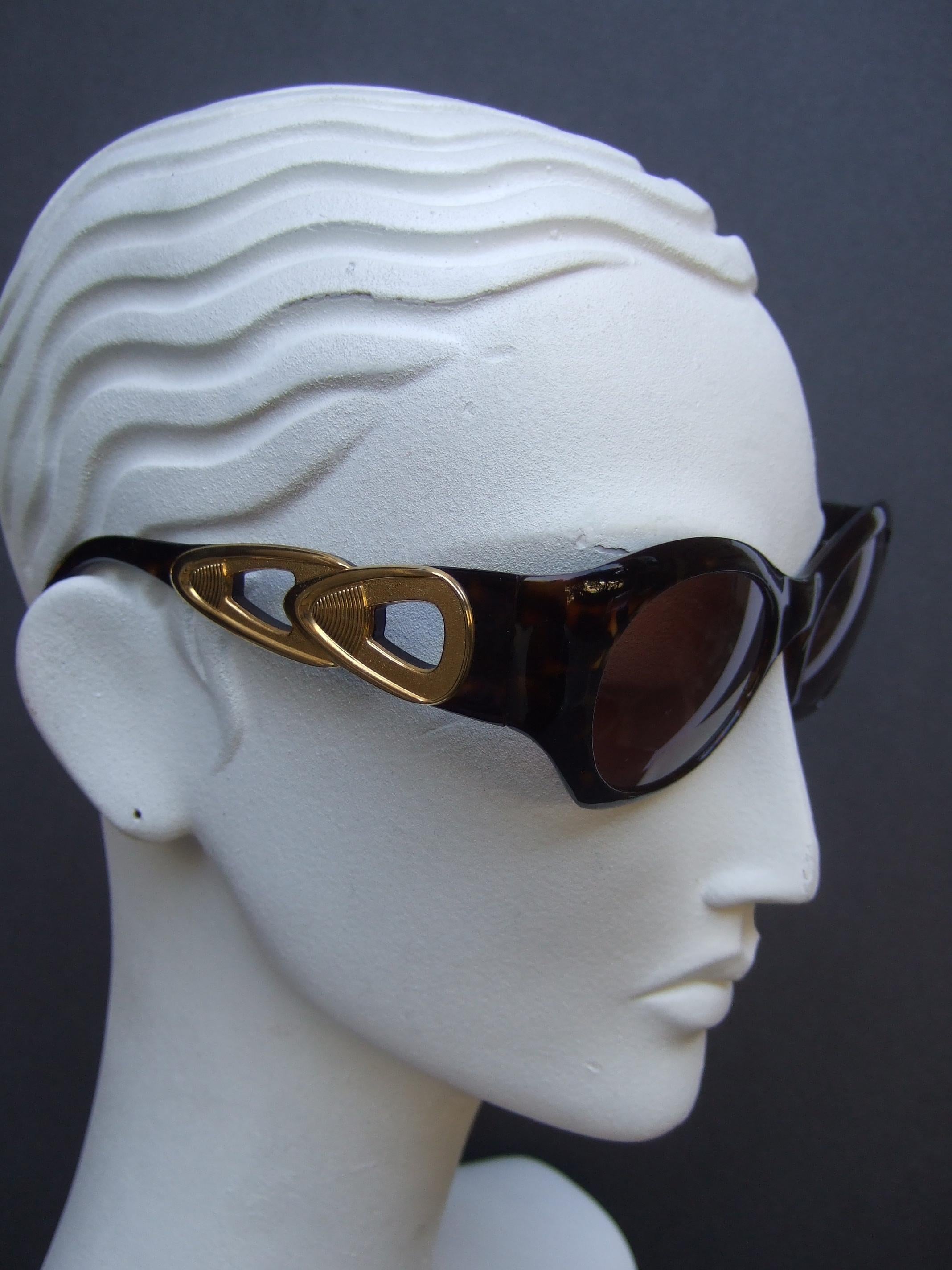 Jacques Fath Paris Tortoise Shell Lucite Brown Tinted Sun Glasses c 1990s For Sale 1