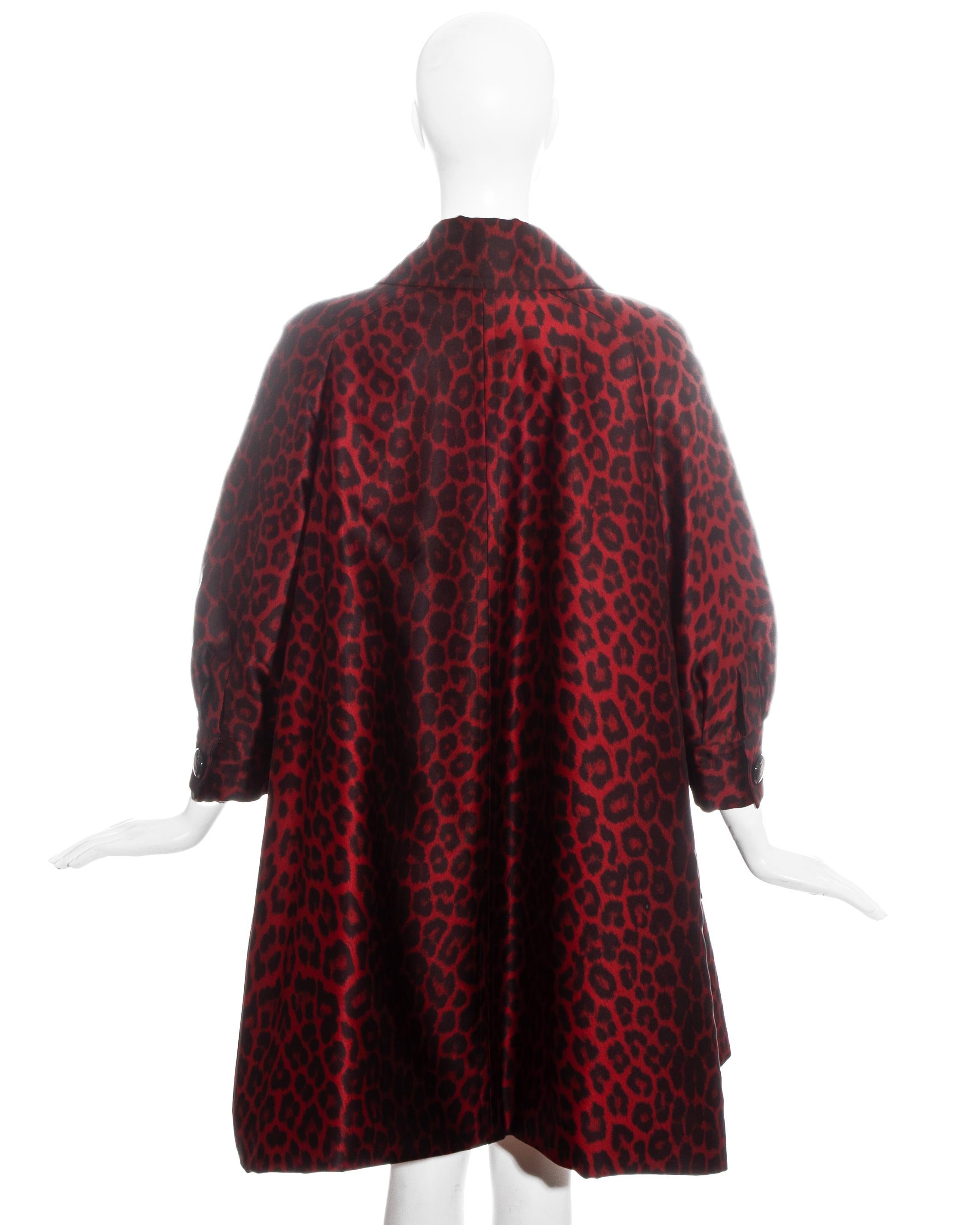 Jacques Fath red leopard print silk evening coat, fw 1992 In Excellent Condition For Sale In London, GB