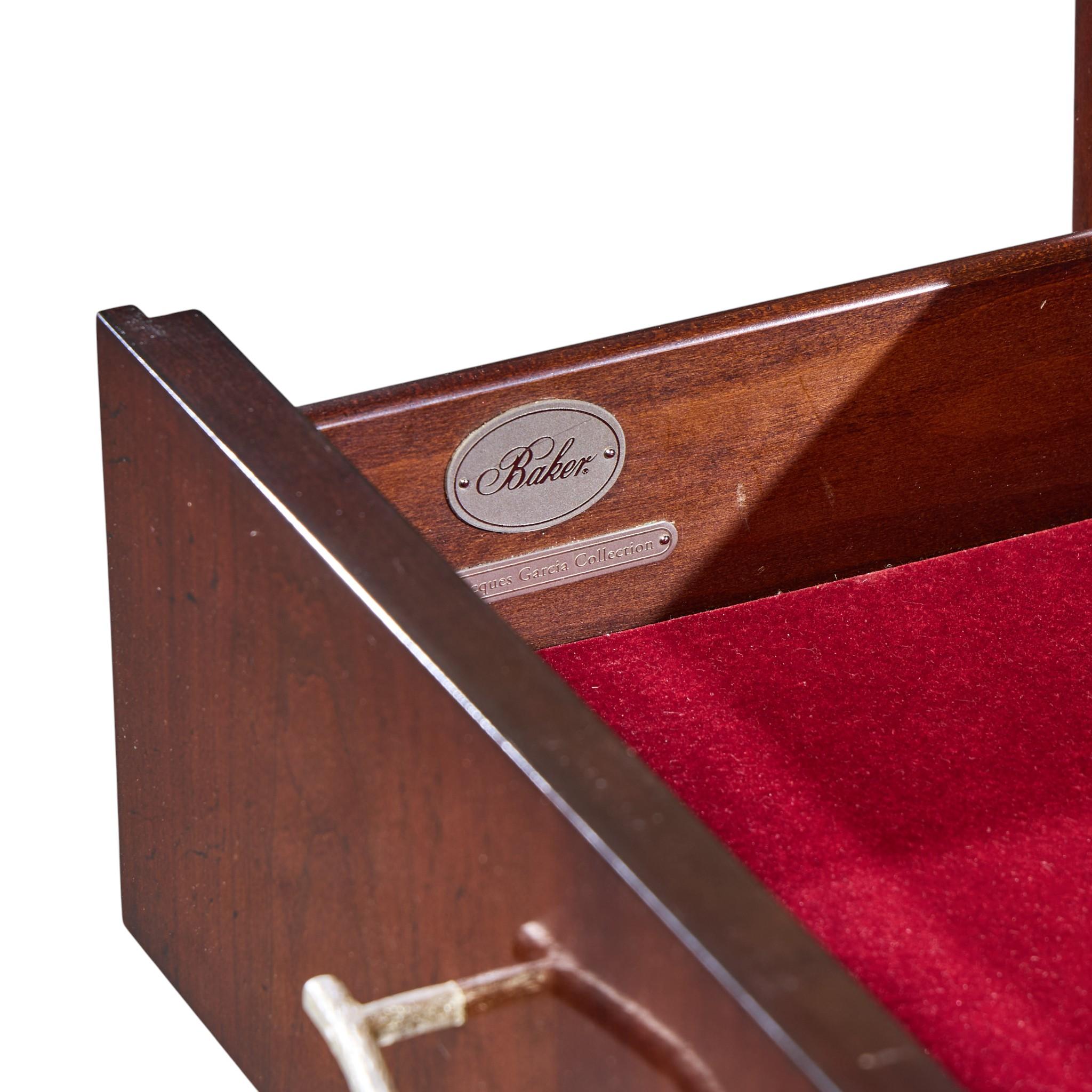 Jacques Garcia for Baker Furniture Tables de nuit en acajou - Paire en vente 5