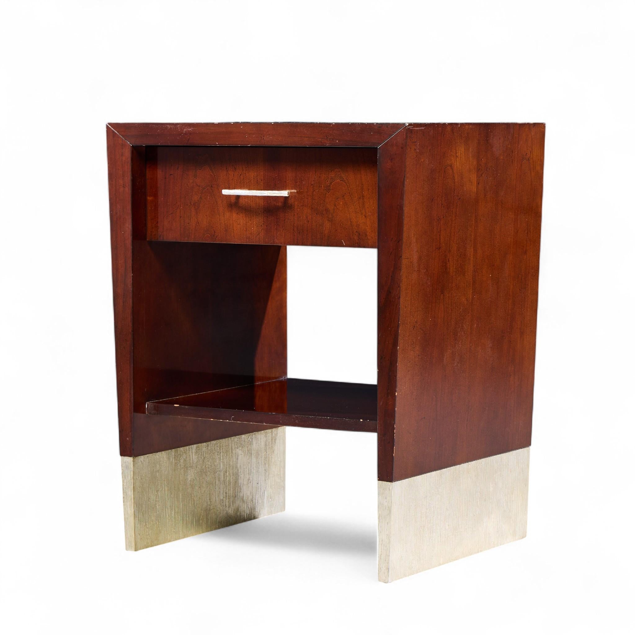 Jacques Garcia for Baker Furniture Tables de nuit en acajou - Paire en vente 1
