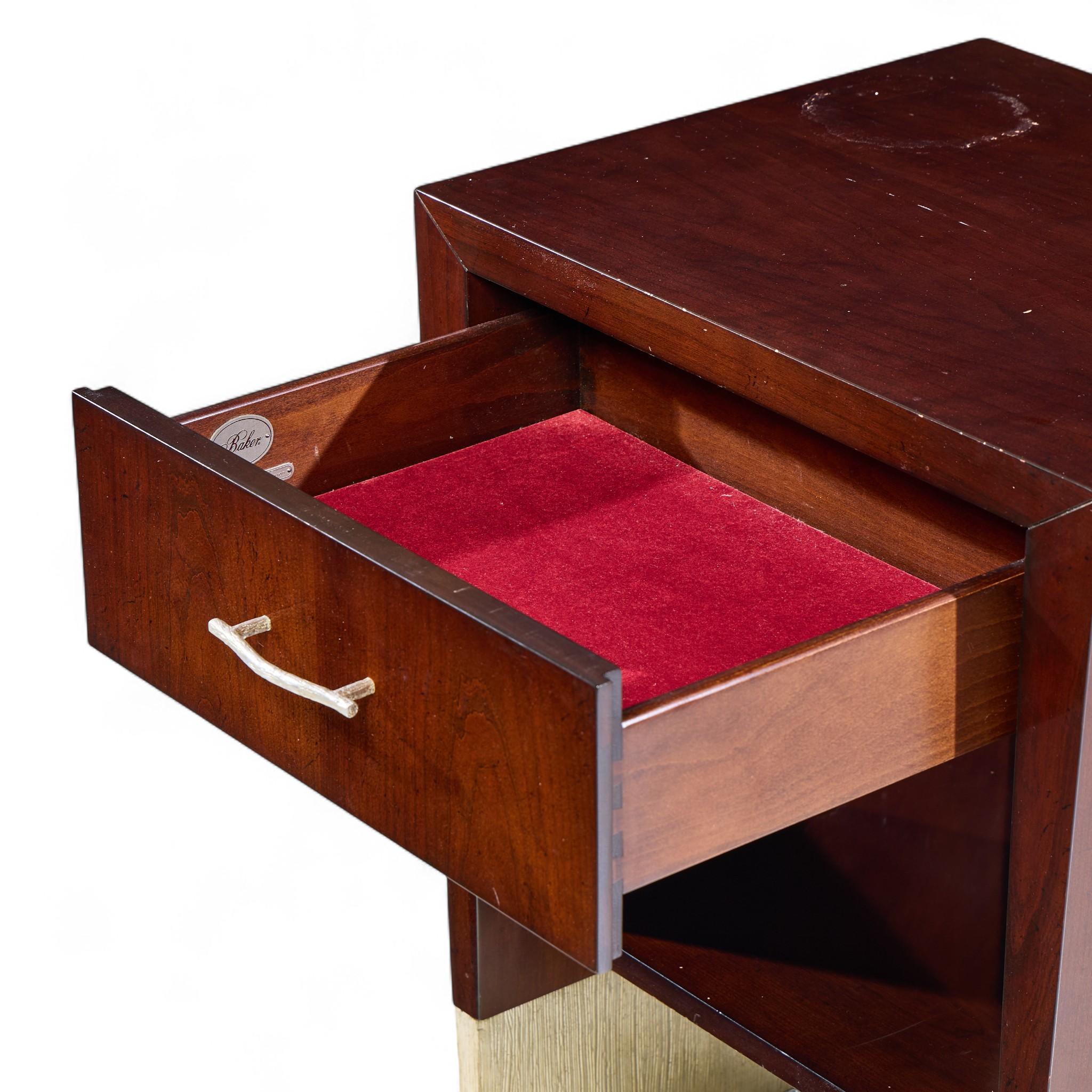 Jacques Garcia for Baker Furniture Tables de nuit en acajou - Paire en vente 2