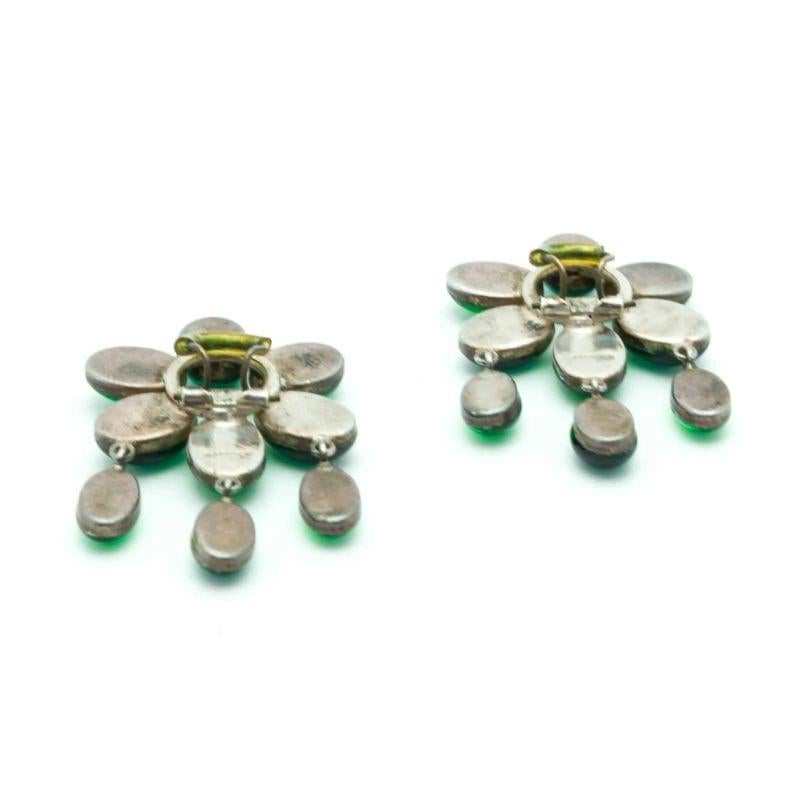 Exceptional earrings of Jacques Gautier, the french Picasso of jewelry, vintage clip-on earrings 60s, two-tones of green enamel flowers, enamel glass and silver plated metal.  The work of Jacques Gautier is in the permanent collection of the jewelry