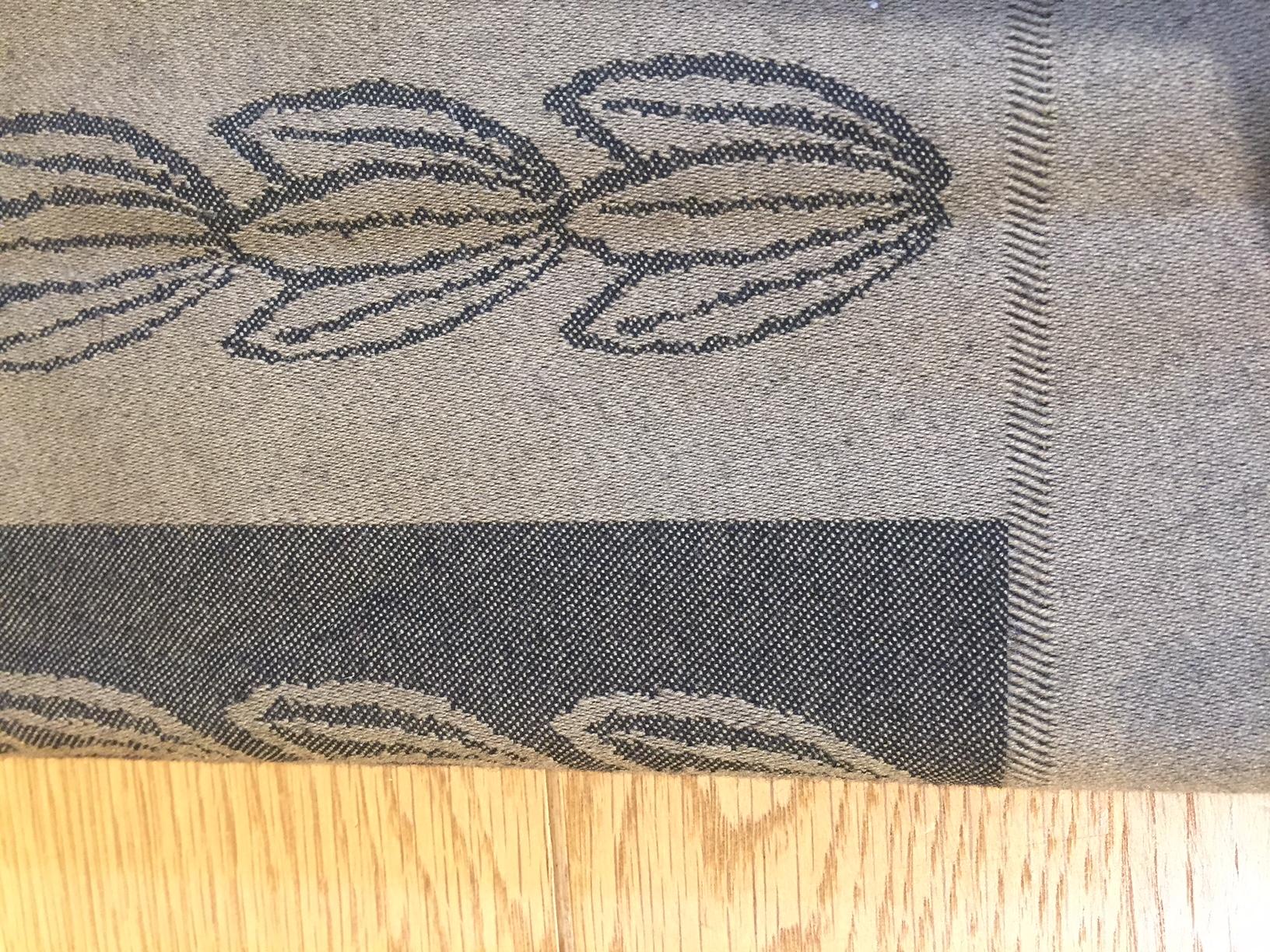Throw Jacques Gracia Collection by Baker, with fringes on both sides, size 148x182cm, 100% wool, made in U.K.