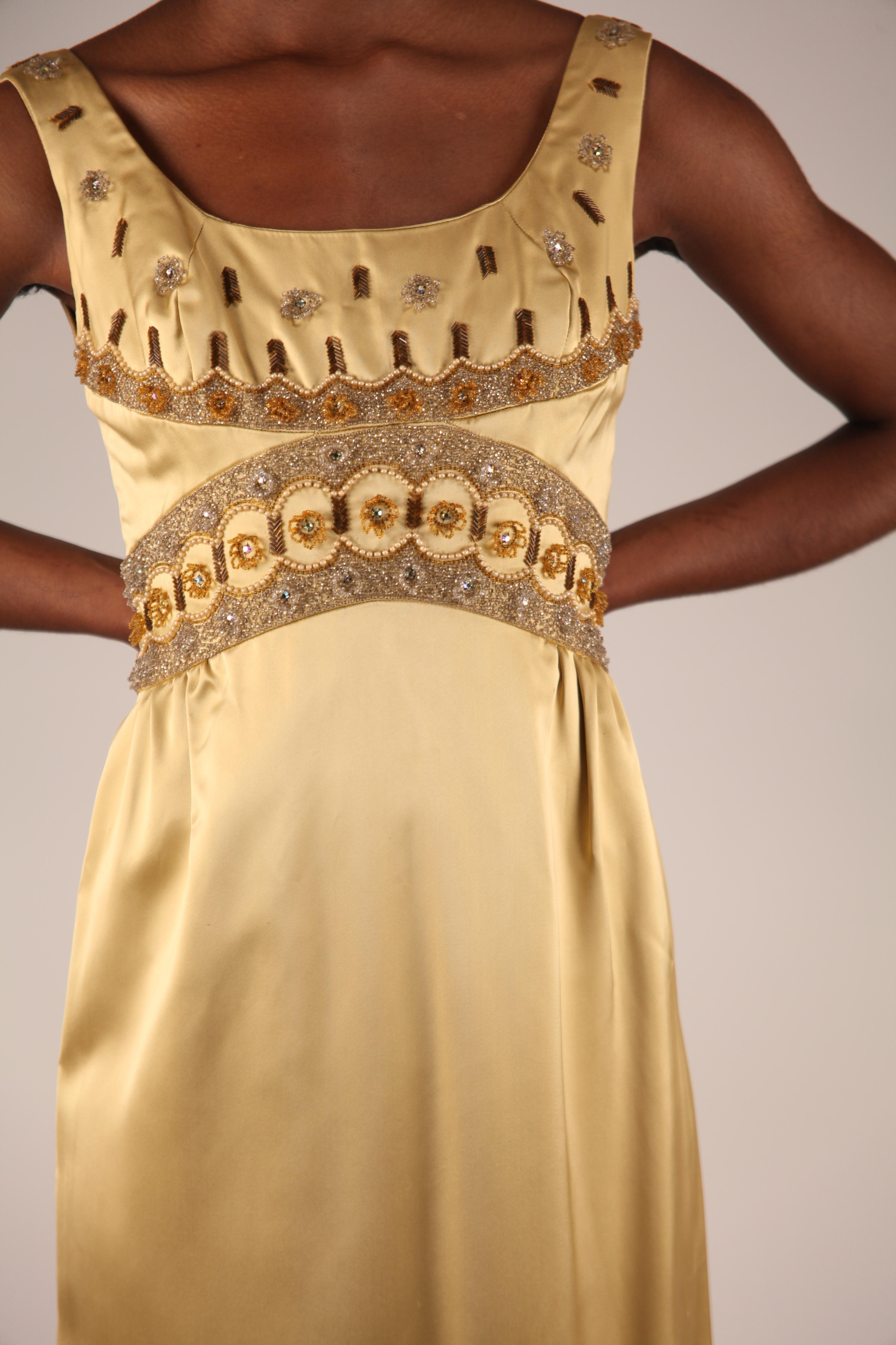 Robe du soir couture en satin de soie or de Jacques Heim, vers les années 1960 en vente 2