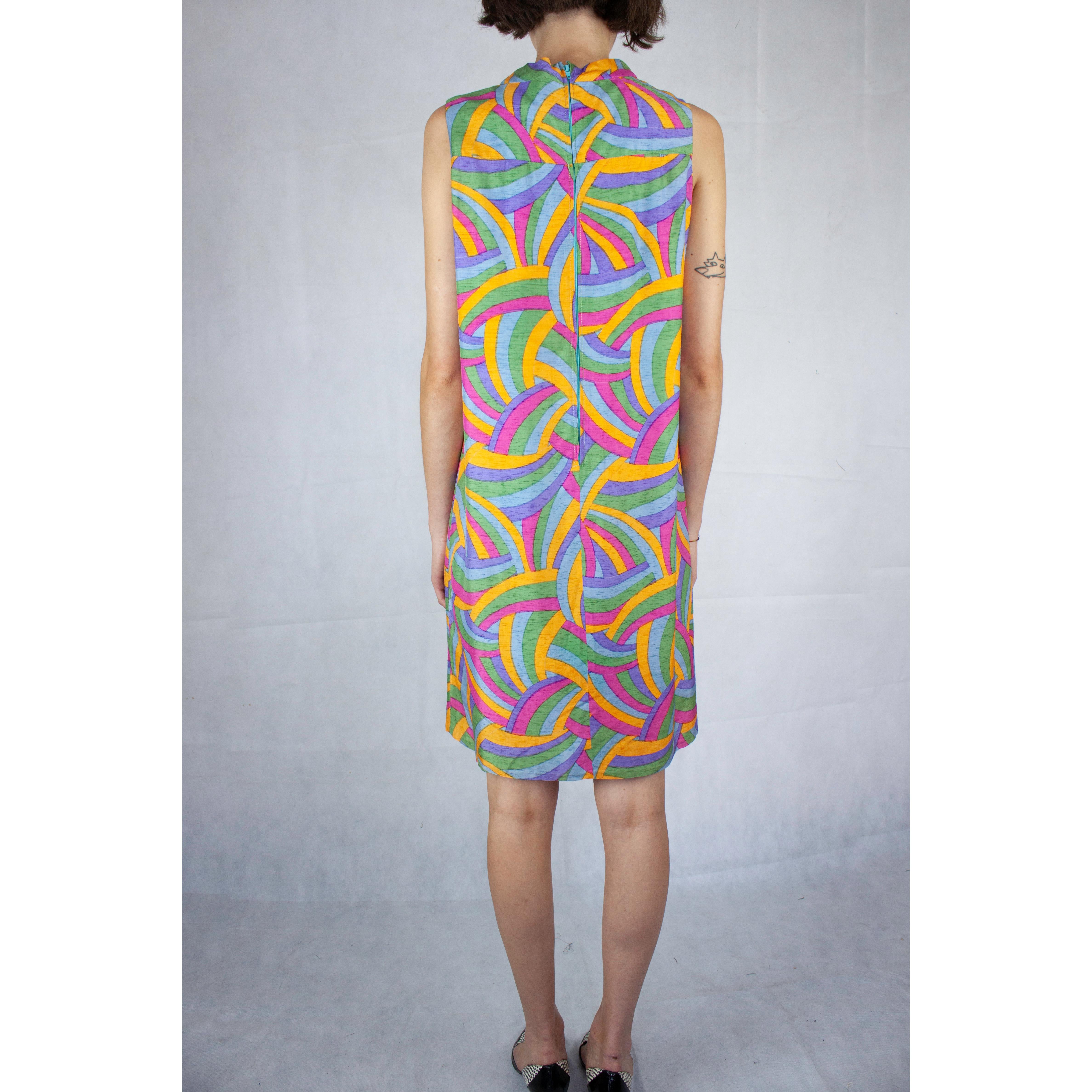 Jacques Heim psychedelic print silk cocktail dress. circa 1960s In Good Condition For Sale In London, GB