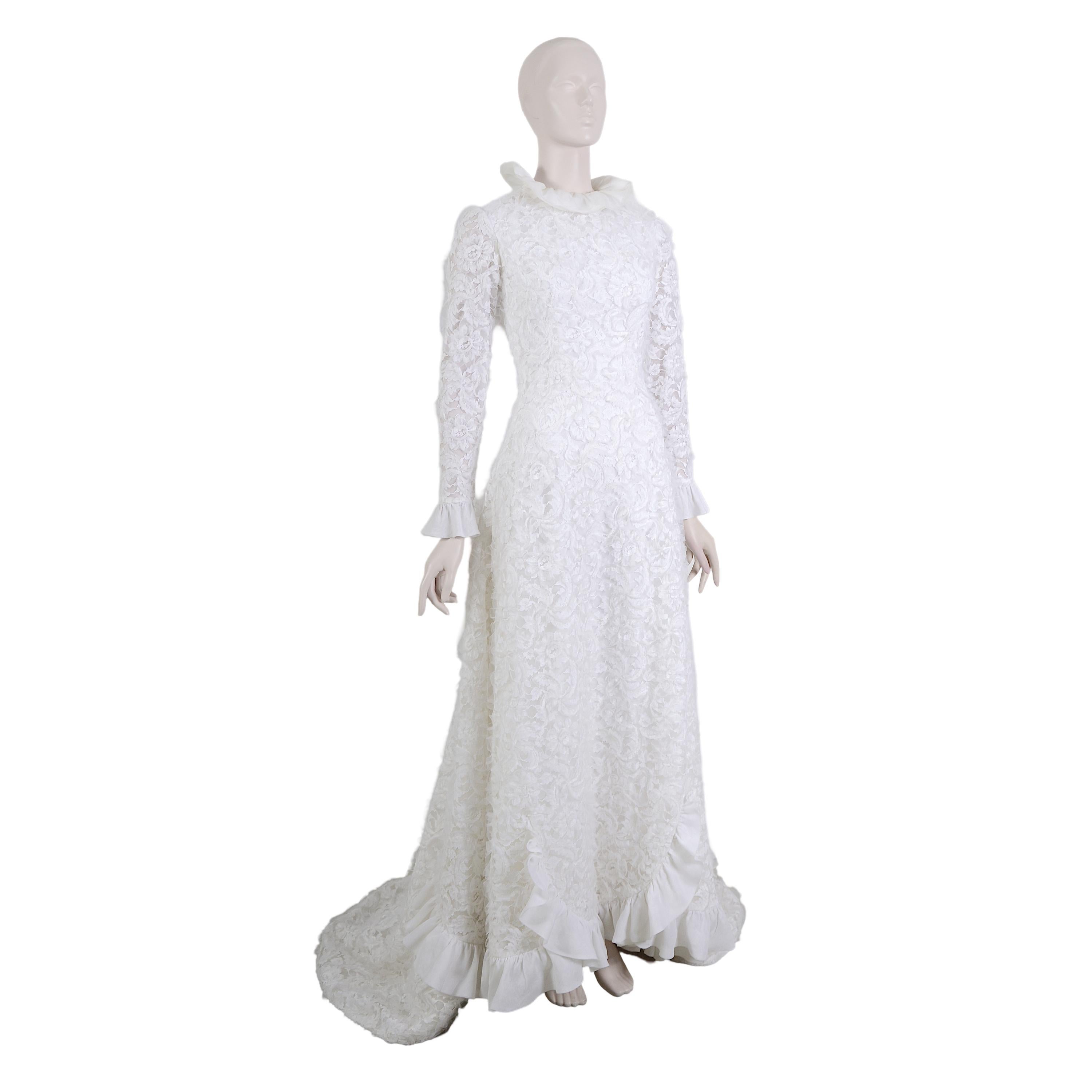Vestido de novia de encaje marfil de los años 60 de Jacques Heim Vintage By Les mariées de Jacques Heim en venta 8