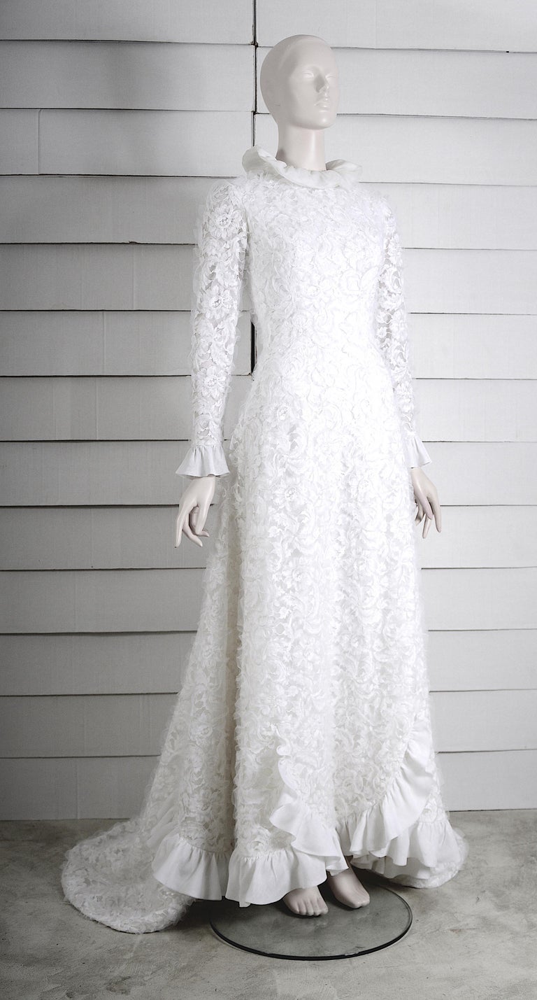 long sleeve 60s wedding dress 1960s Wedding Gown Petite Dress Regal Neckline Button Back Ivory XS W/ Veil