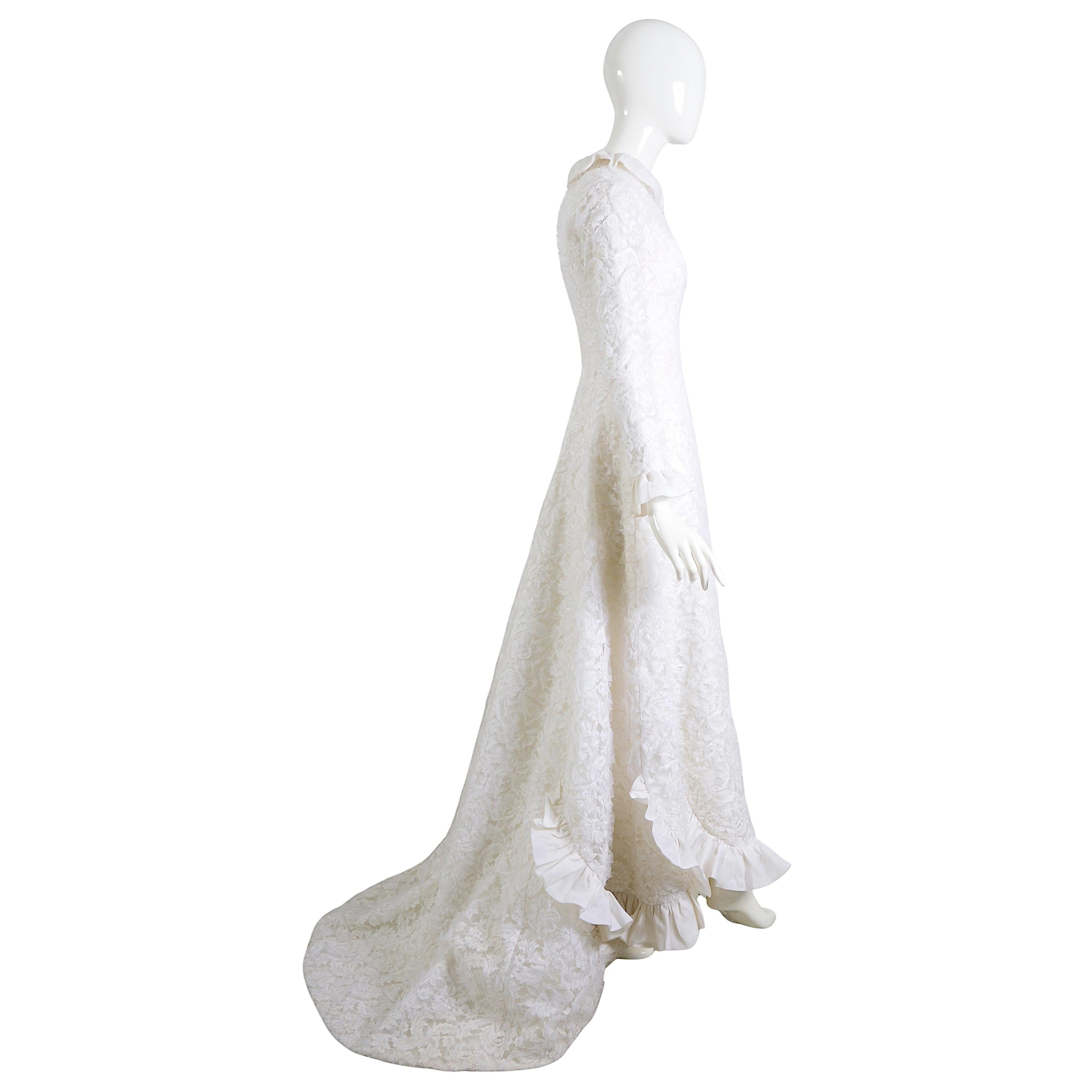Vestido de novia de encaje marfil de los años 60 de Jacques Heim Vintage By Les mariées de Jacques Heim en venta 4