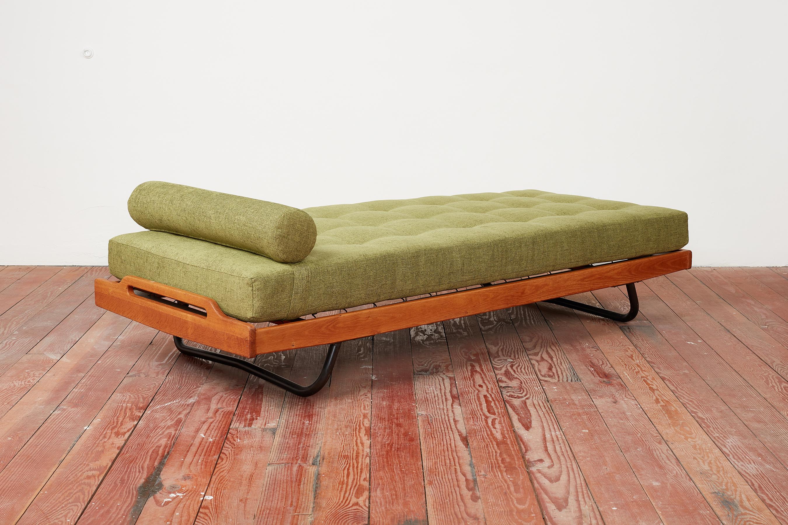 Jacques Hitier Attributed Daybed In Good Condition For Sale In Beverly Hills, CA