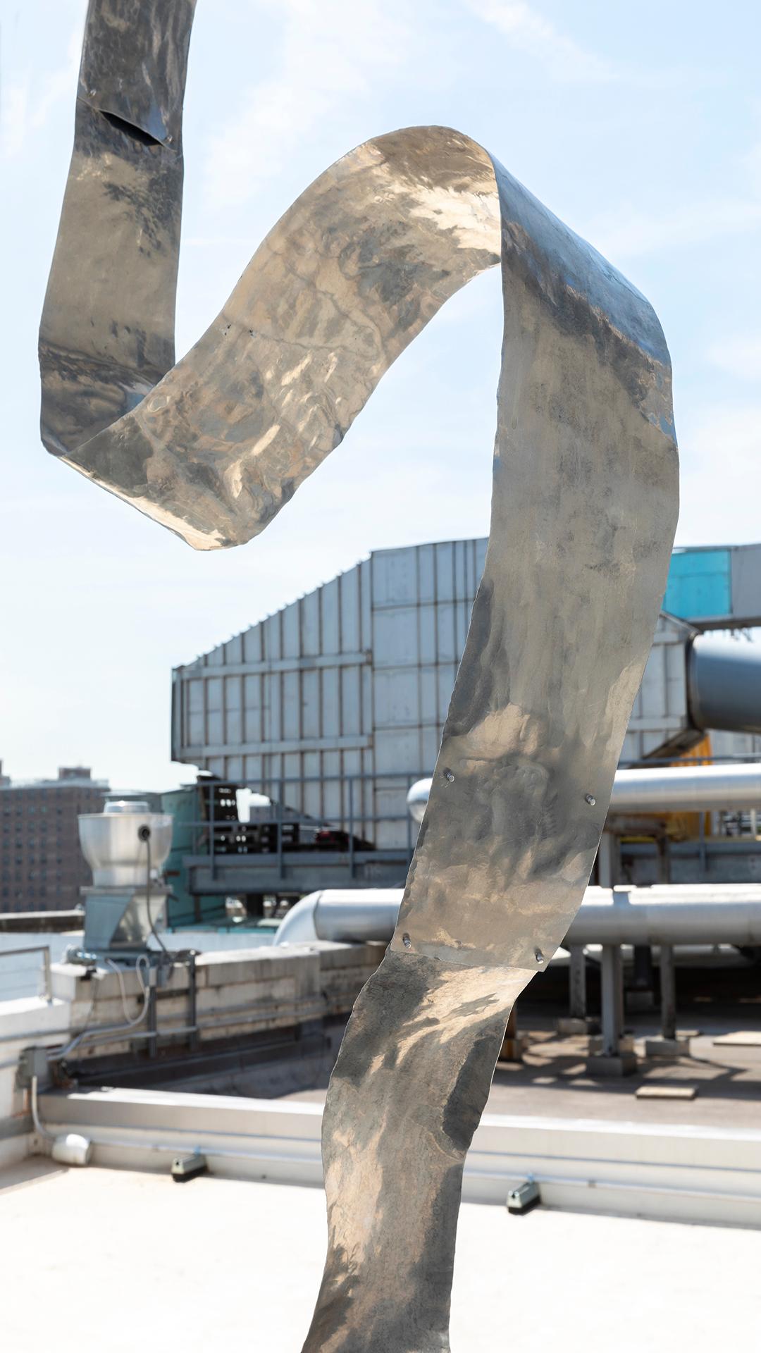 Curve - Large kinetic sculpture For Sale 1