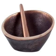 Vintage Jacques Lauterbach, French artist. Mortar and pestle in solid bronze. 