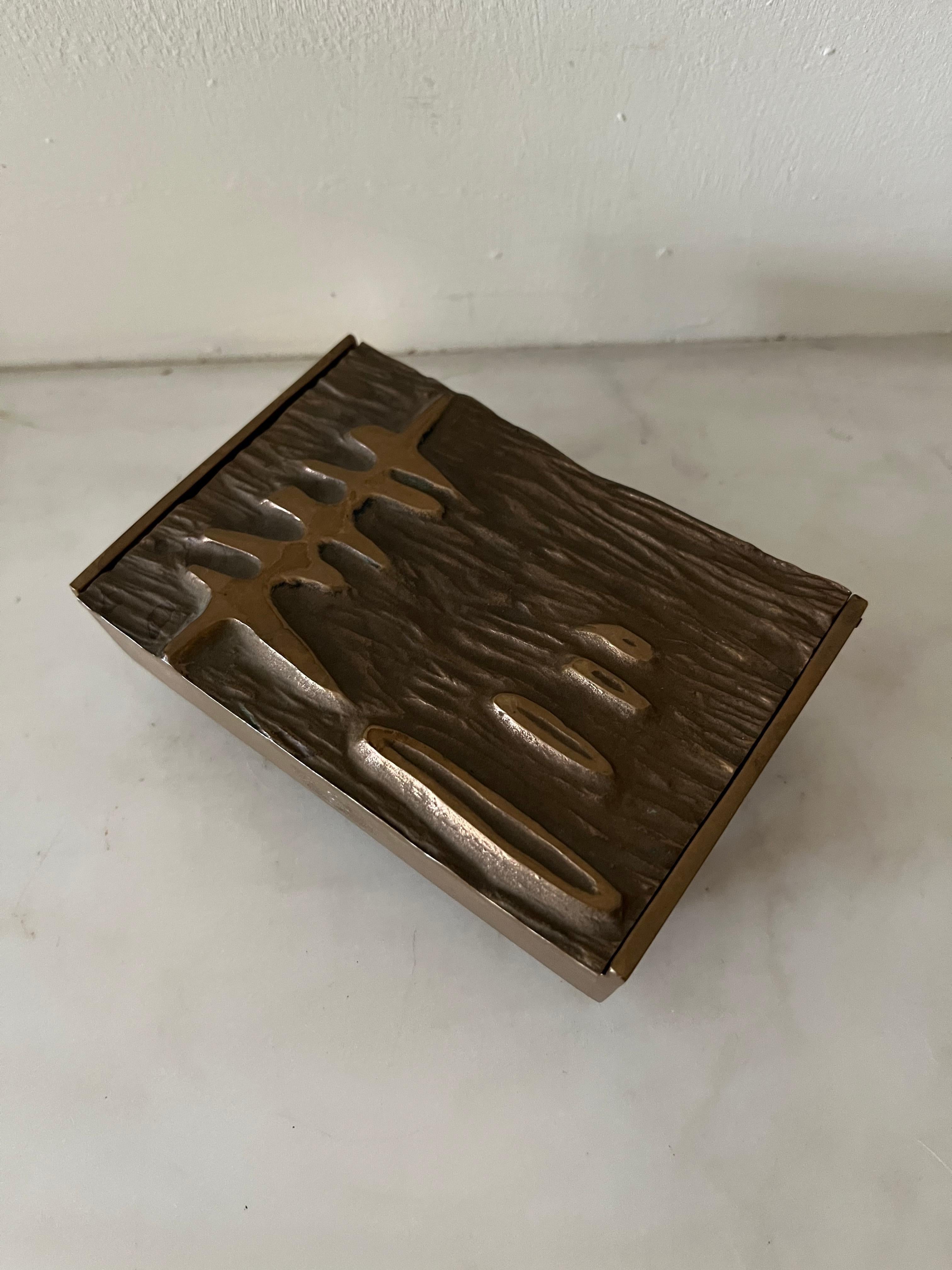 Jacques Lautertach small bronze box.  French c.1970’s For Sale 4
