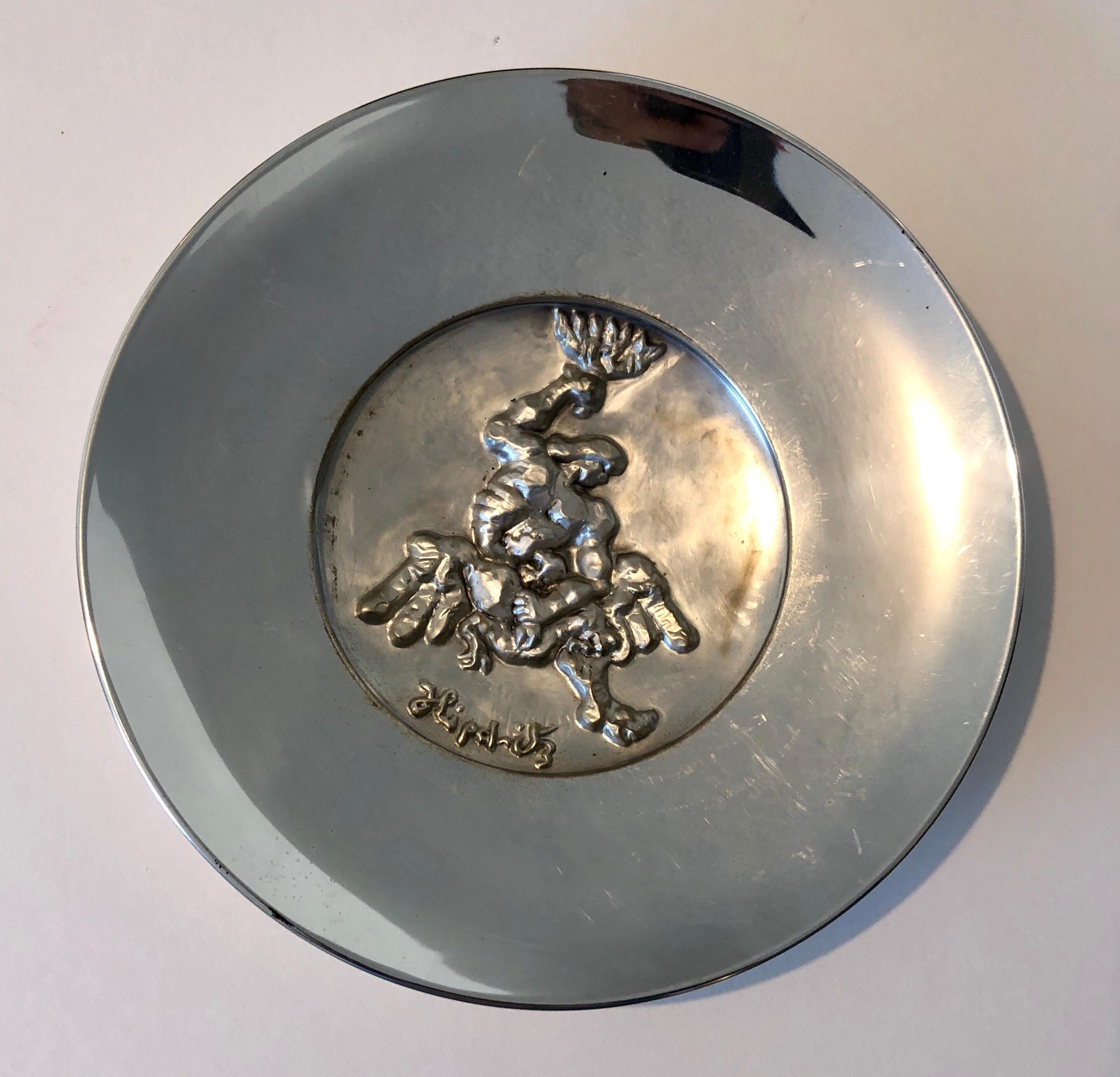 Sculptor Jacques Lipchitz Terling Silver Anniversary Silver Sculpture Plate Israel
This is a beautiful sterling silver commemorative plate. It was specially made for the Silver Anniversary of Israel. It was designed by the famous artist Jacques