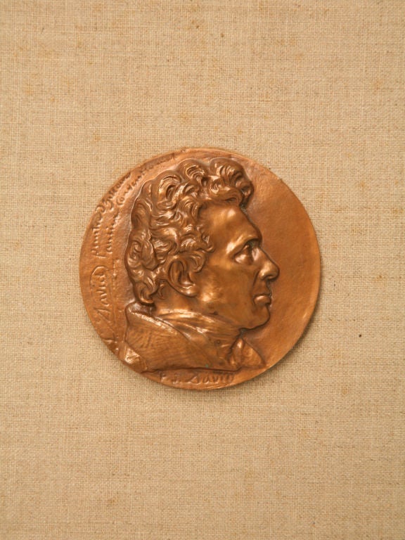 Jacques-Louis David 1748-1825 était un artiste français de renom qui a reçu le prix de Rome et le titre de commandeur de la Légion d'honneur. Le livre intitulé 