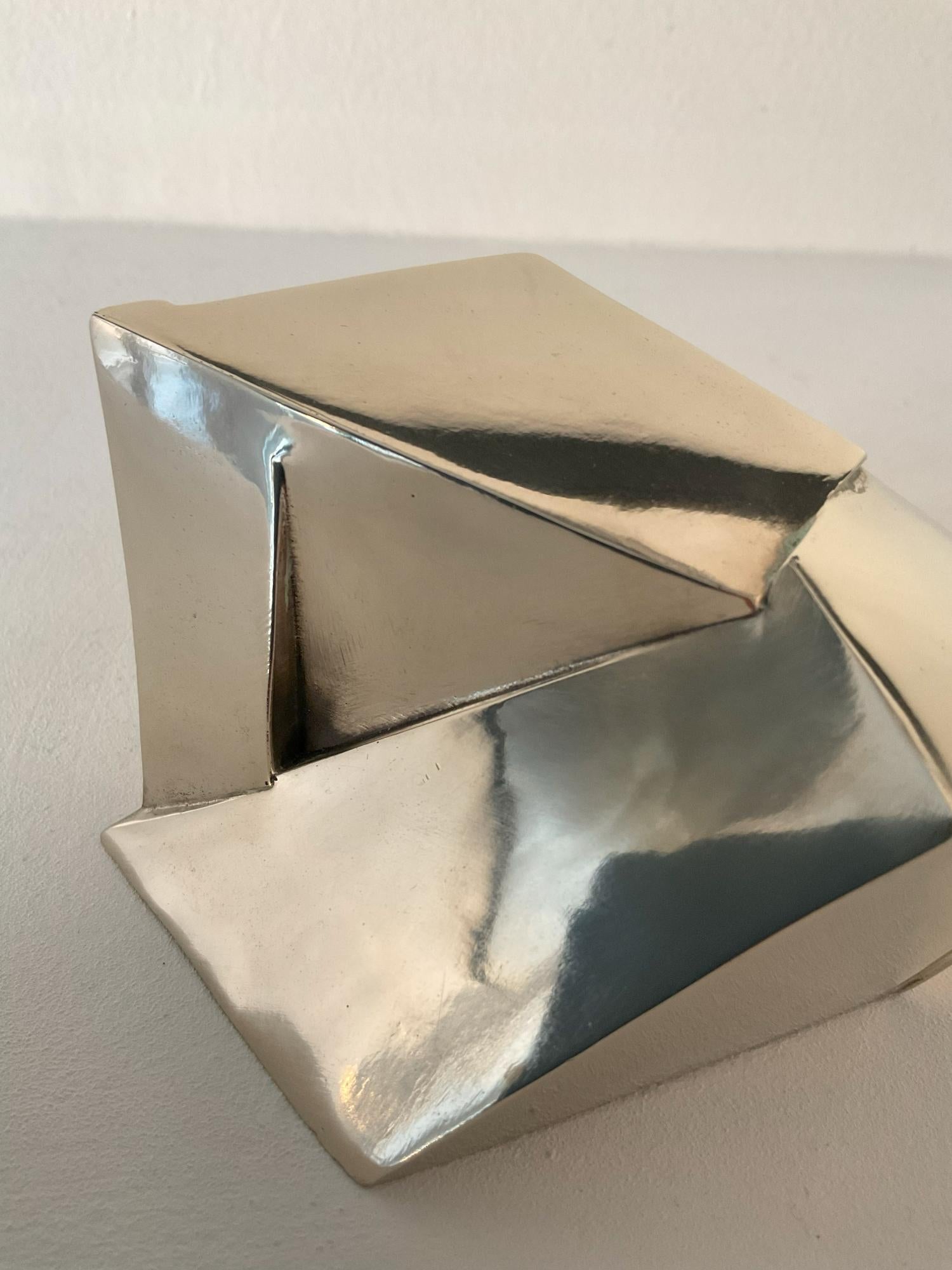 Kiode Must de Jacques Owczarek - Escultura de bronce blanco, animal, abstracto en venta 5