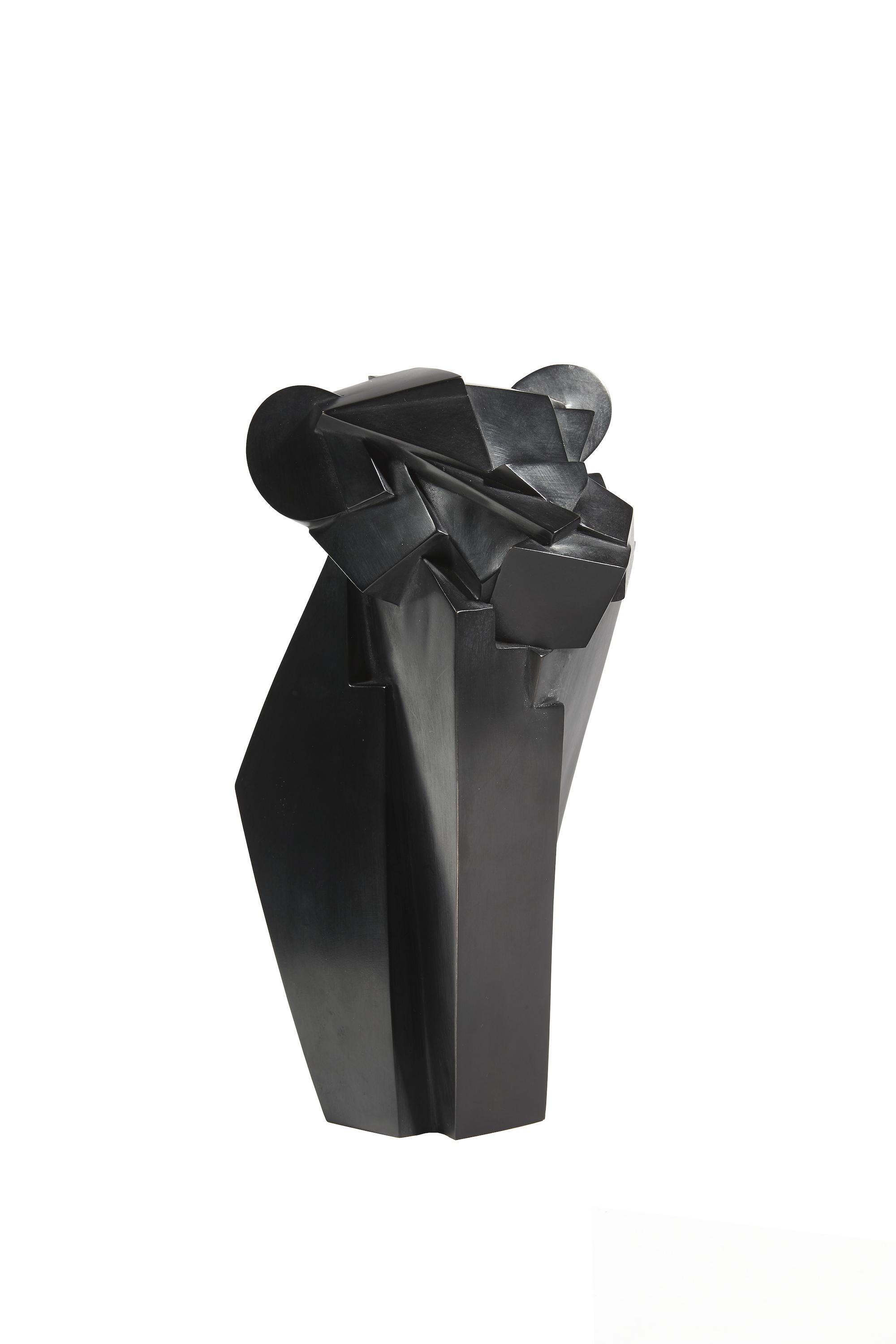Kiomba di Jacques Owczarek - Scultura animale in bronzo nero di un leone, liscia
