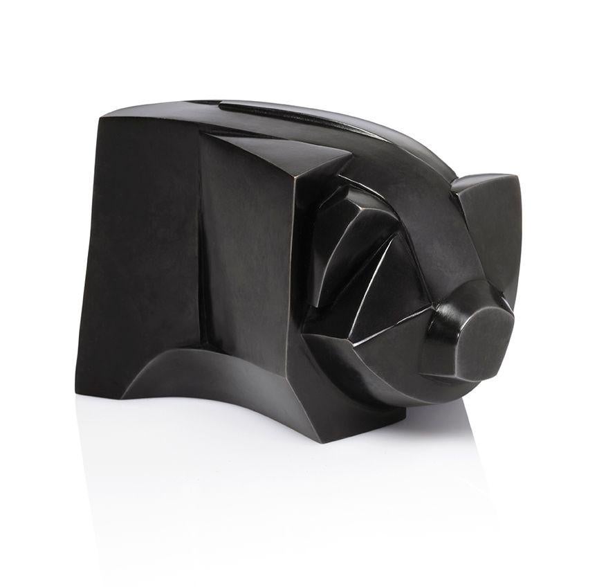Kioo by Jacques Owczarek - Sculpture animalière en bronze représentant un cochon, noir en vente 1
