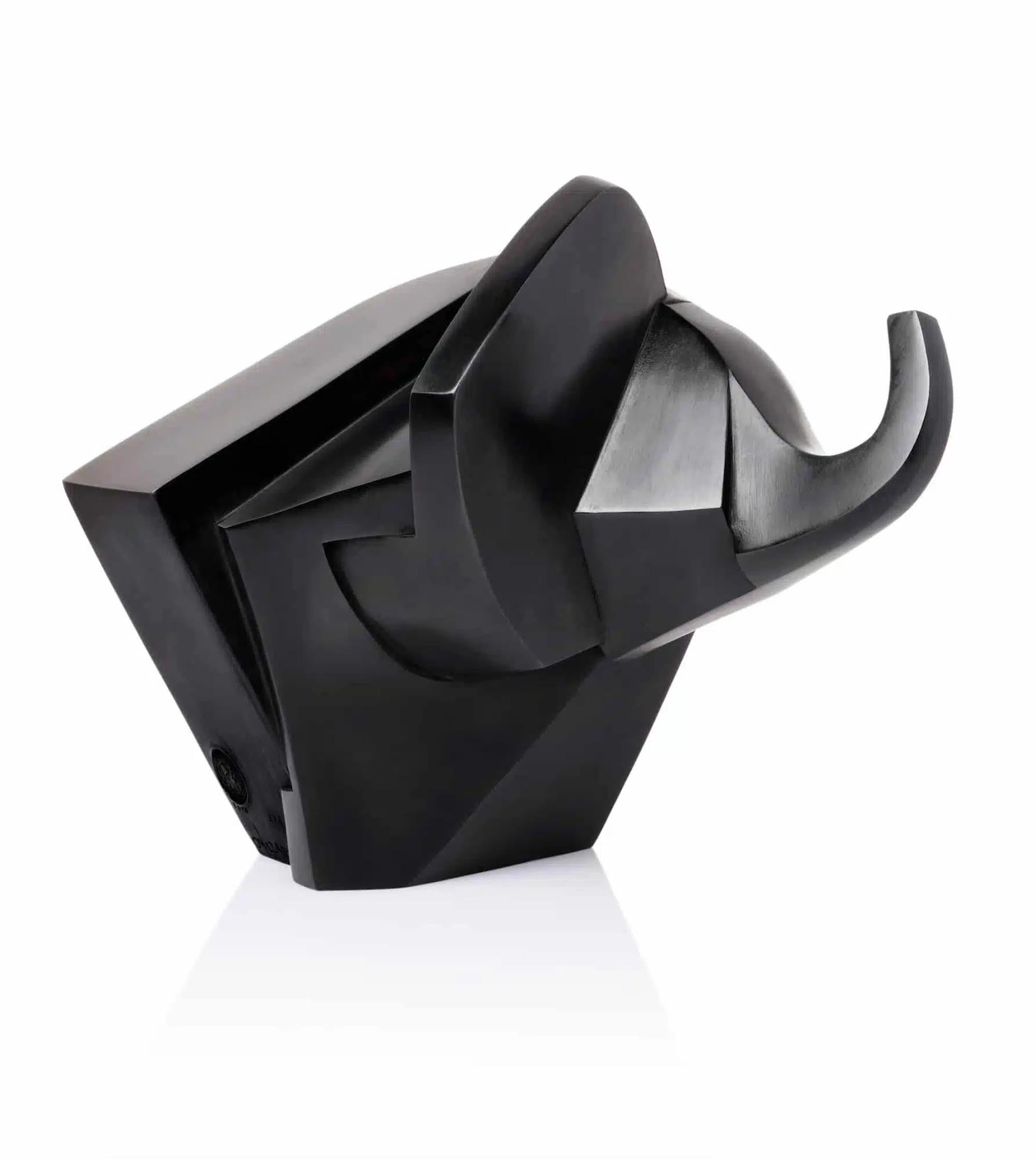 Kiotooki de Jacques Owczarek - Sculpture animalière en bronze noir d
un éléphant