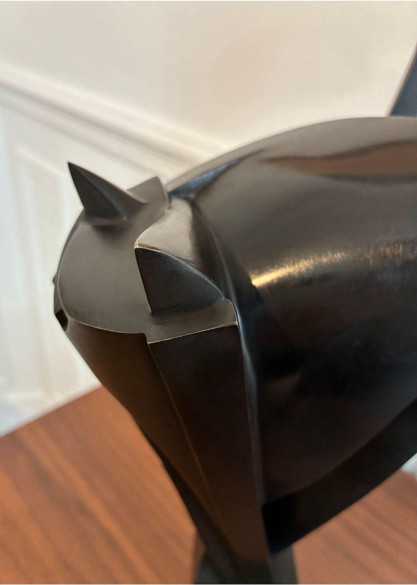 Kotakio de Jacques Owczarek - Escultura animal de bronce de un gato, negro, abstracto en venta 14