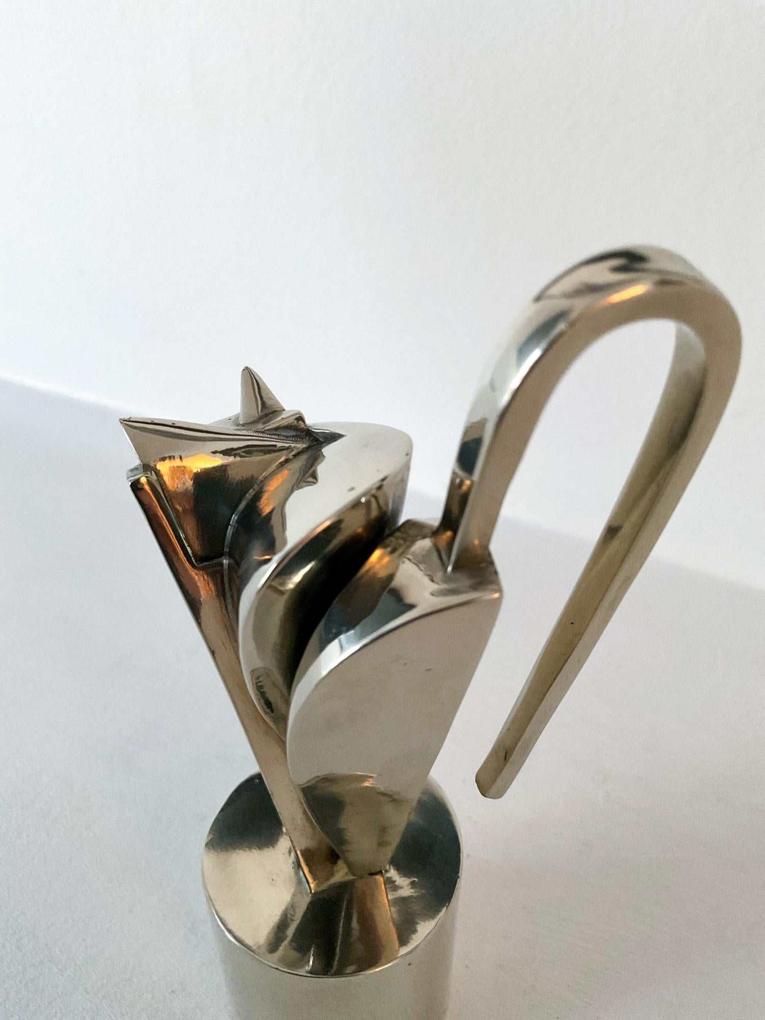 Kotakio Must de Jacques Owczarek - Escultura de bronce blanco, animal, abstracto en venta 2