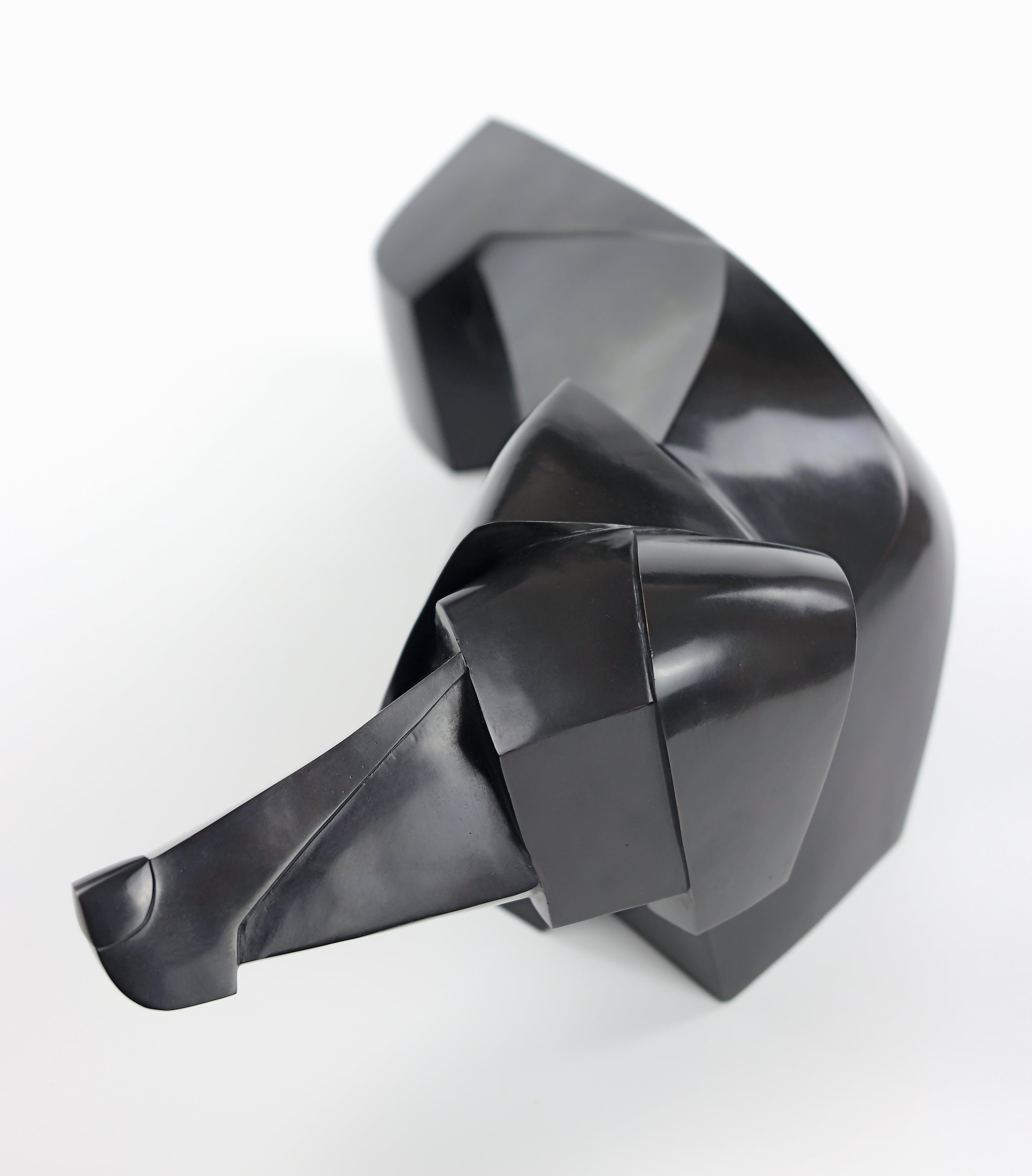 Teckio di Jacques Owczarek - Scultura in bronzo di un cane, bassotto, di colore nero in vendita 1