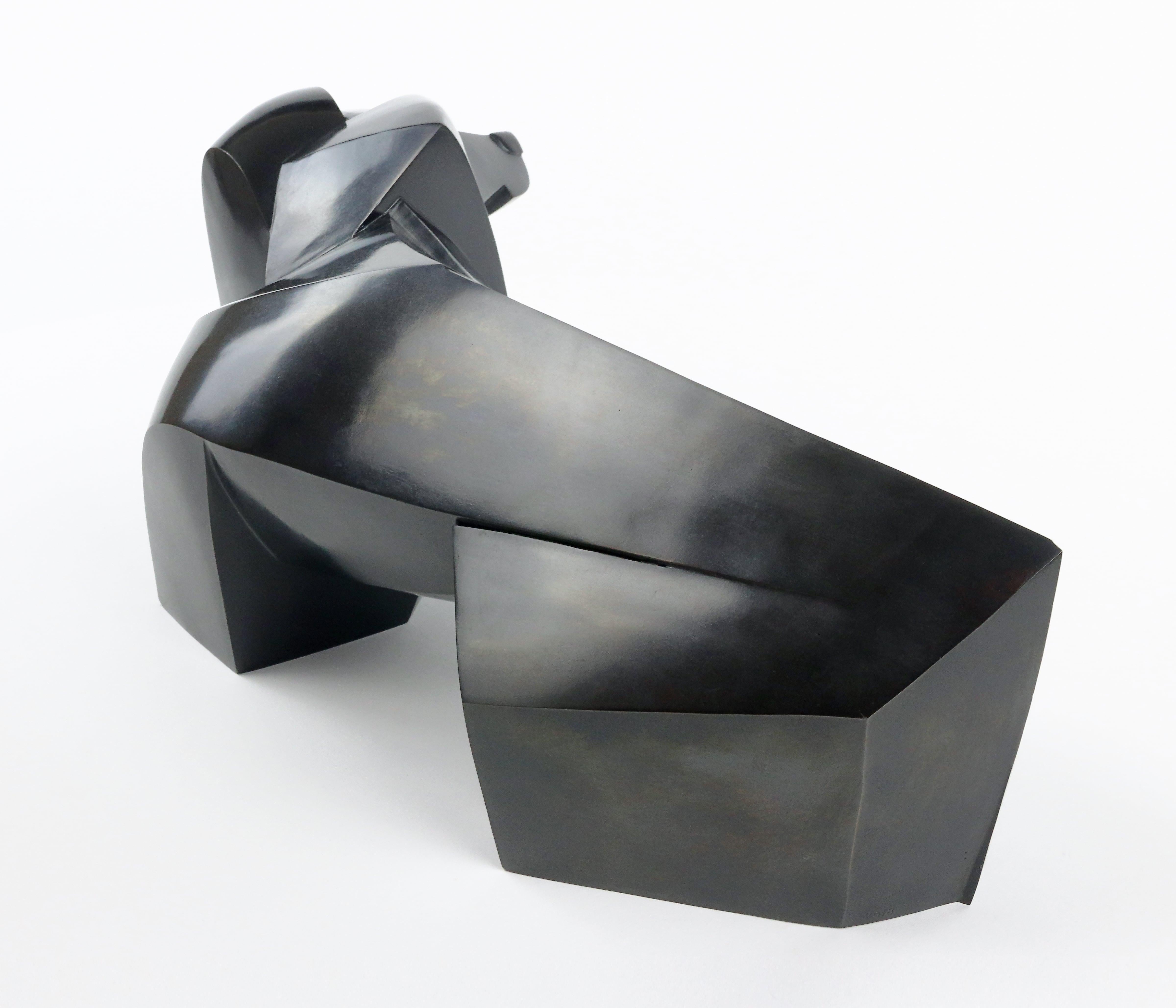 Teckio par Jacques Owczarek - Sculpture animalière en bronze d'un chien, teckel, noir en vente 2