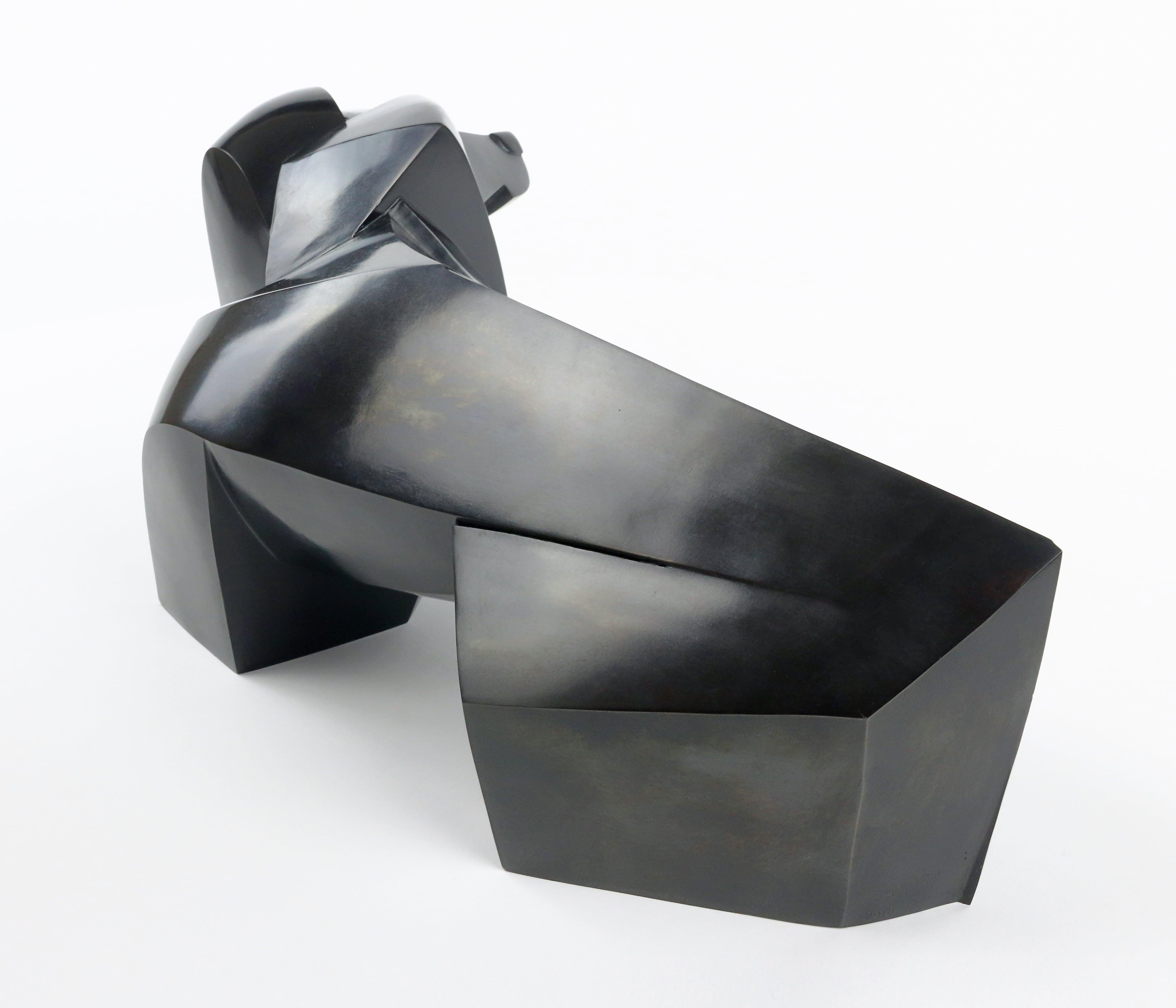 Teckio di Jacques Owczarek - Scultura in bronzo di un cane, bassotto, di colore nero in vendita 2