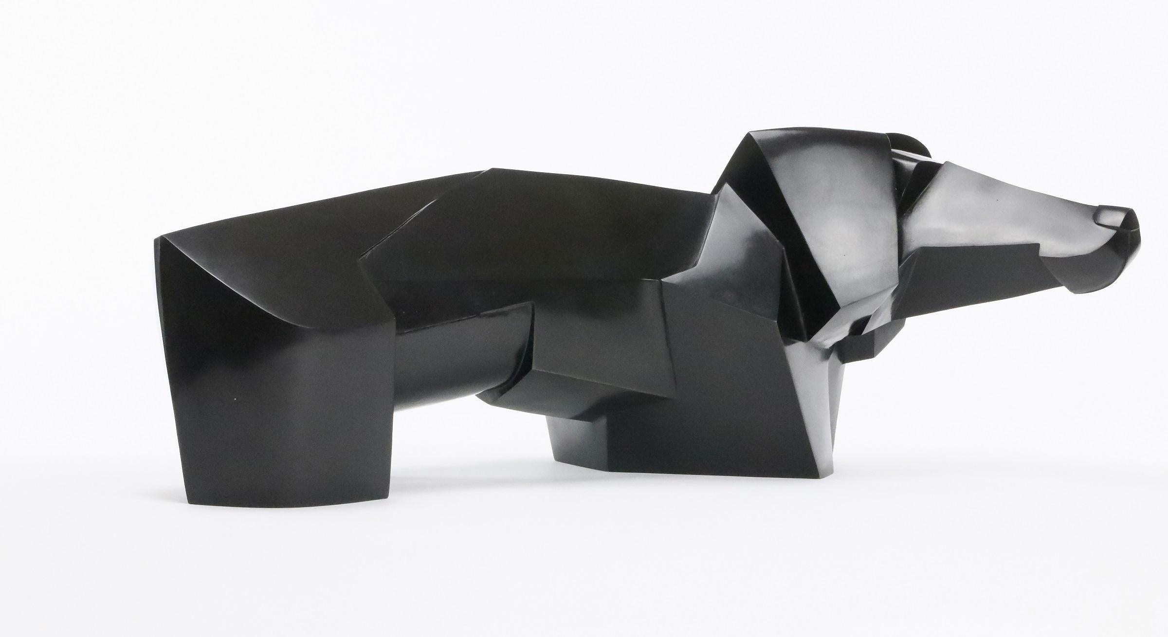 Teckio di Jacques Owczarek - Scultura in bronzo di un cane, bassotto, di colore nero