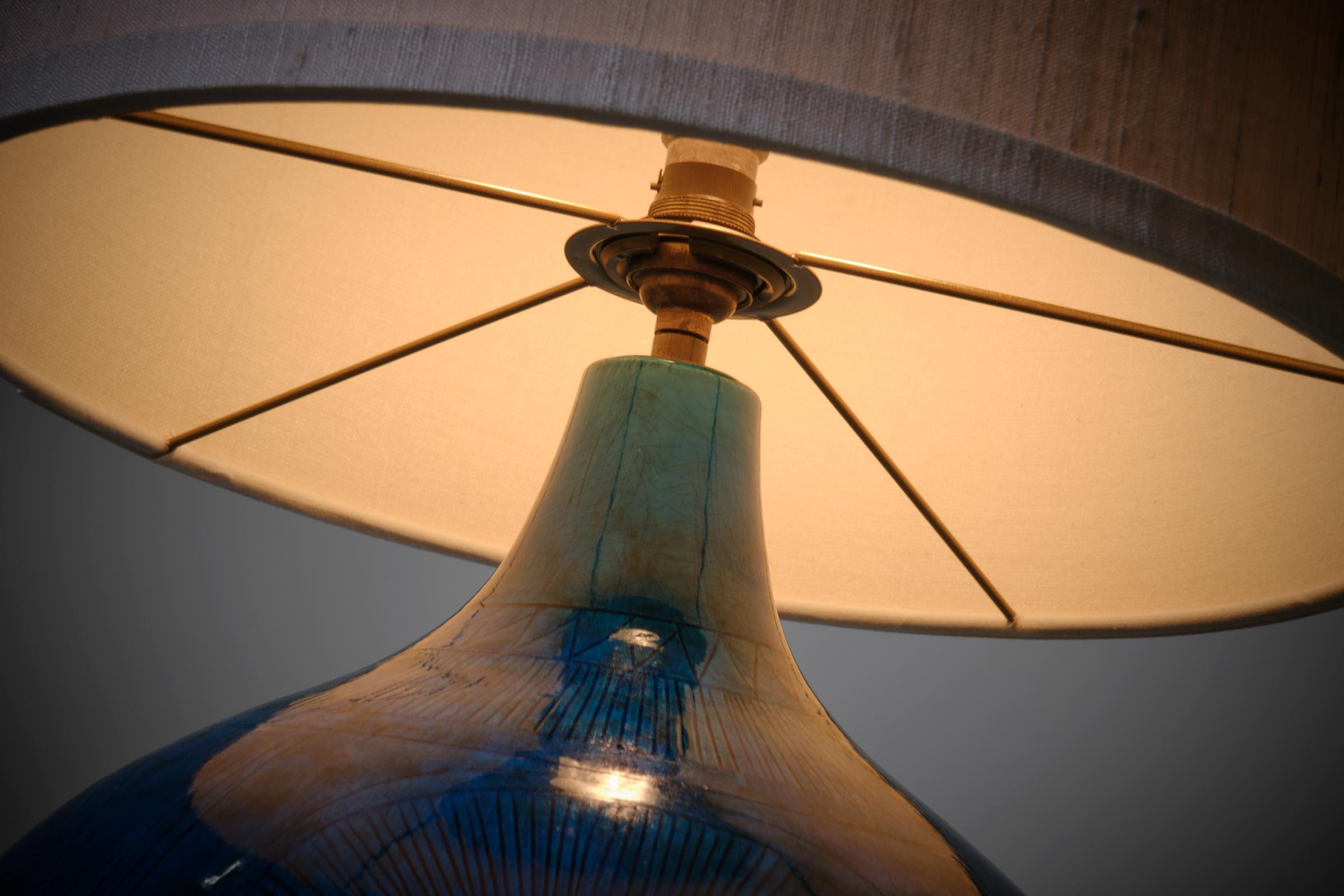 Lampe de table en céramique bleu azur de Jacques Pouchain, France, années 1960 1
