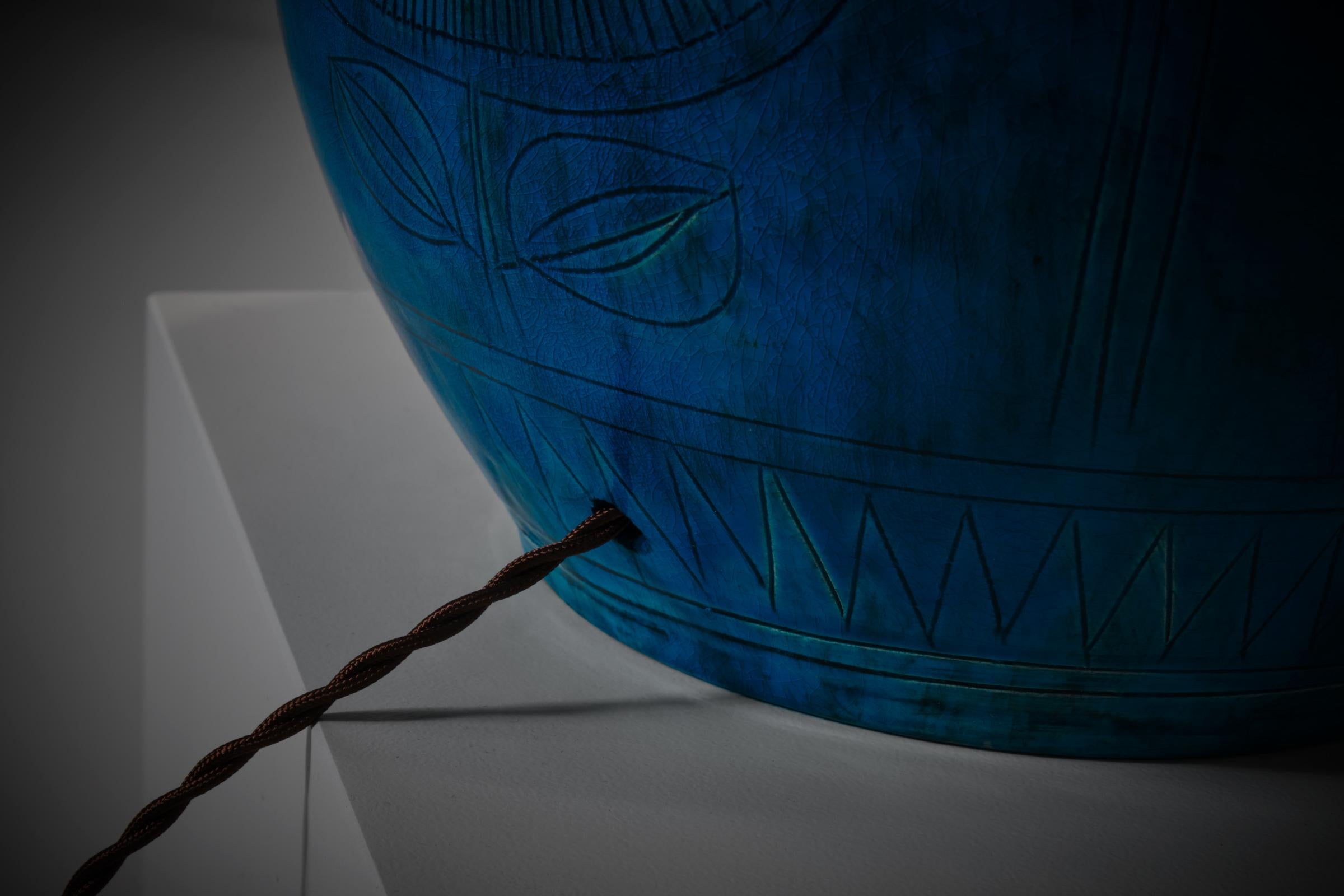 Lampe de table en céramique bleu azur de Jacques Pouchain, France, années 1960 2