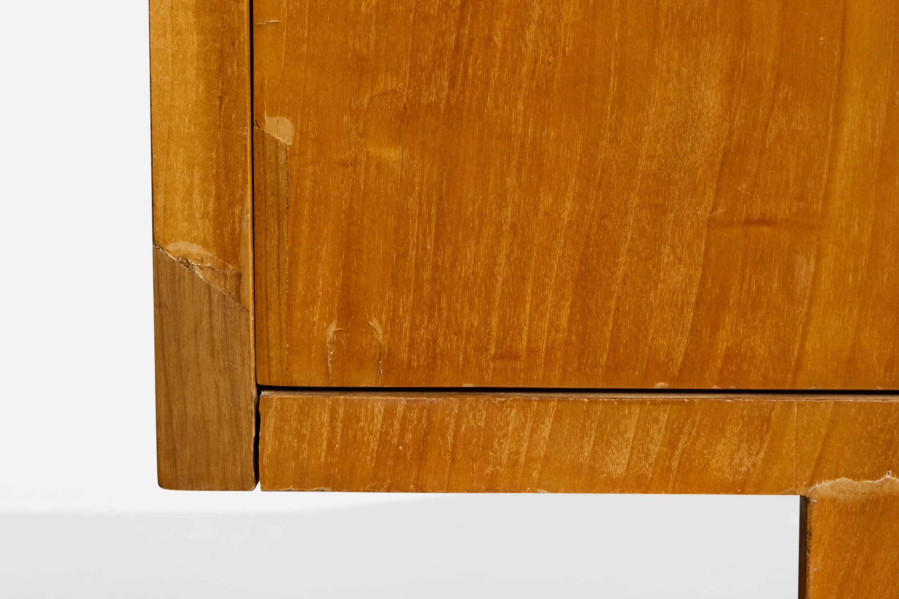 Jacques Quinet, Desk, Cherrywood, Brass, France, 1960 (Mitte des 20. Jahrhunderts) im Angebot