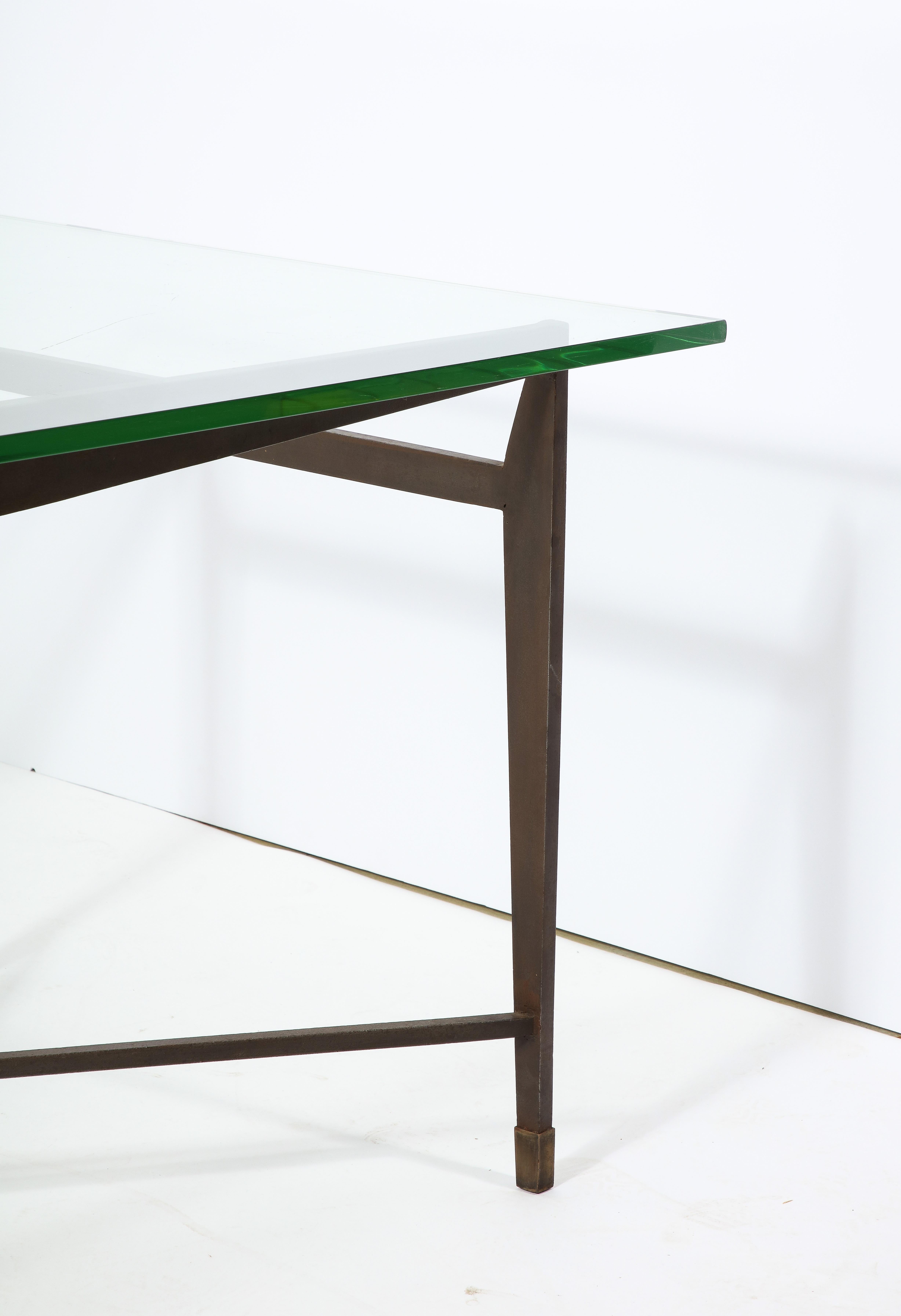 Mesa de comedor Jacques Quinet de hierro forjado y cristal de Saint Gobain, Francia Años 50 Latón en venta