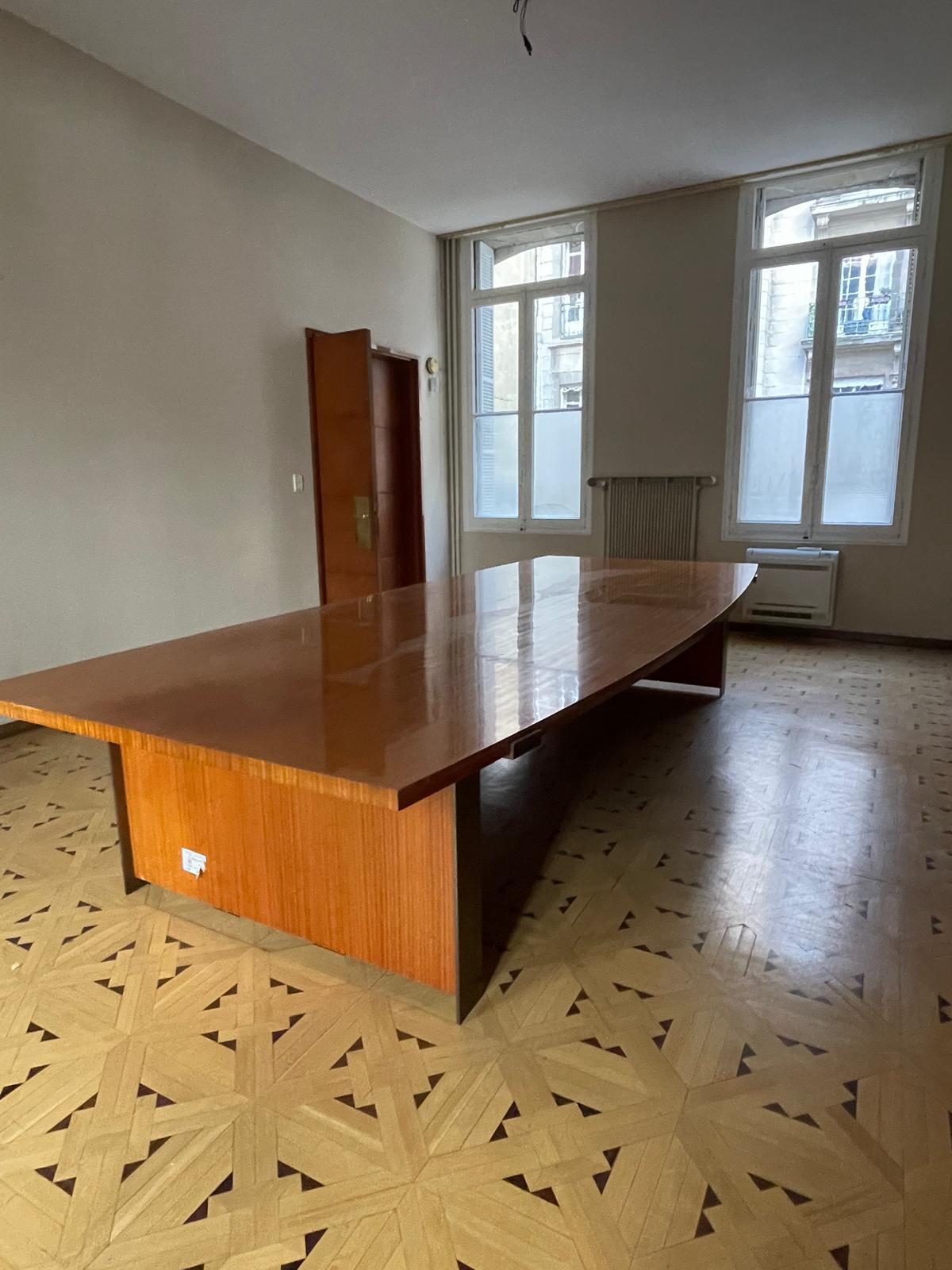 Grande table Jacques Quinet Bon état - En vente à PARIS, FR