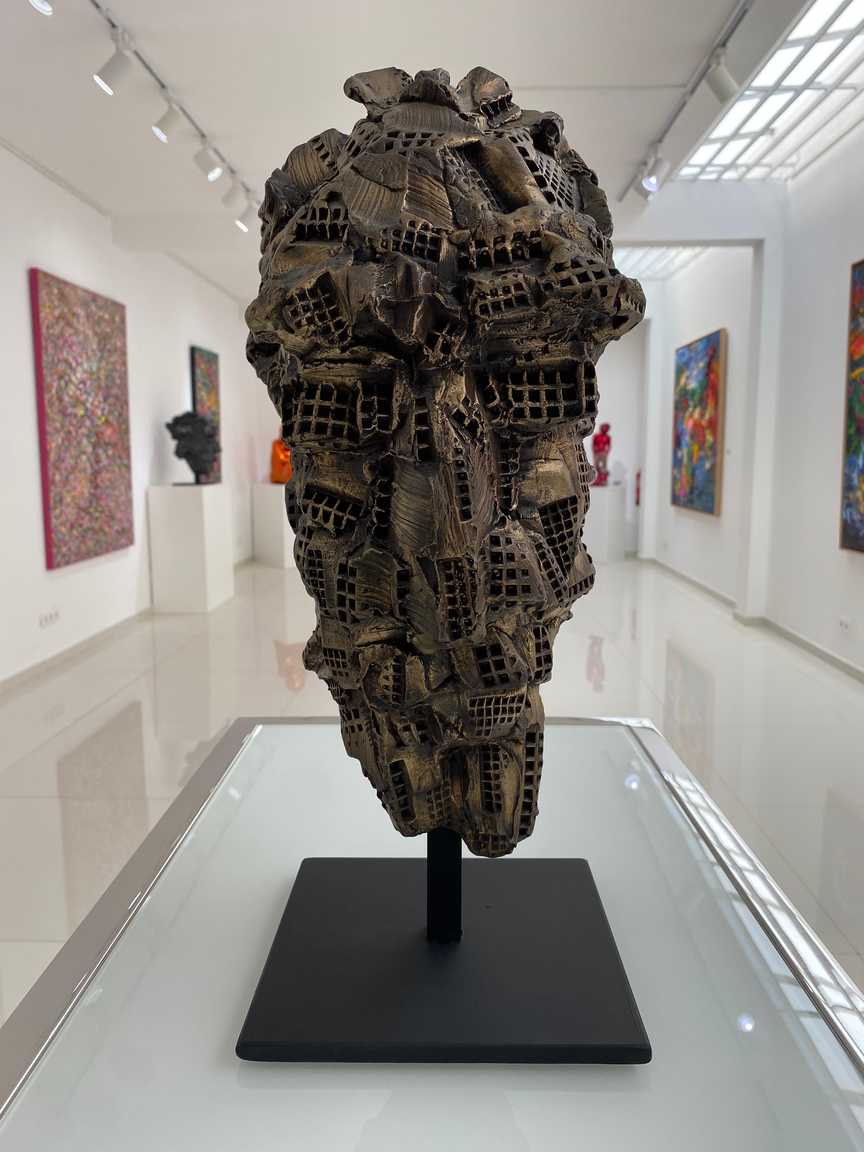 Tête Martelée - Sculpture by Jacques Soulard