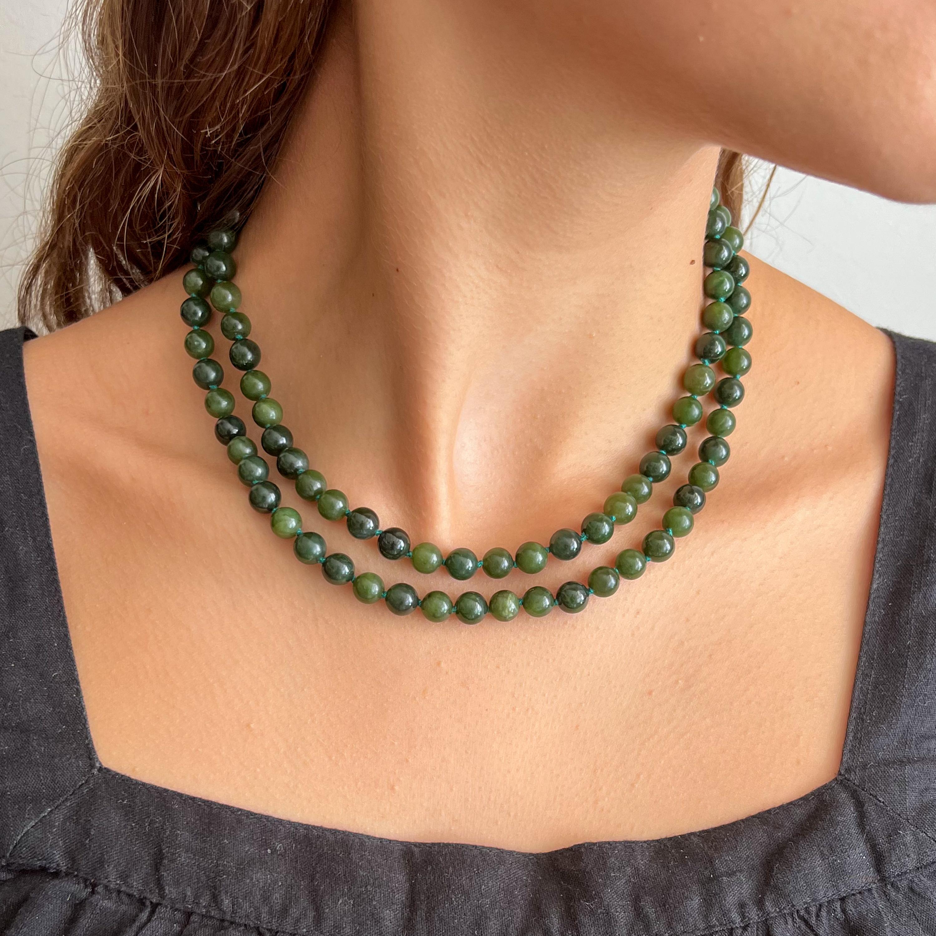 Round Cut Single-Strand 14K Gold Jade Beaded Necklace For Sale