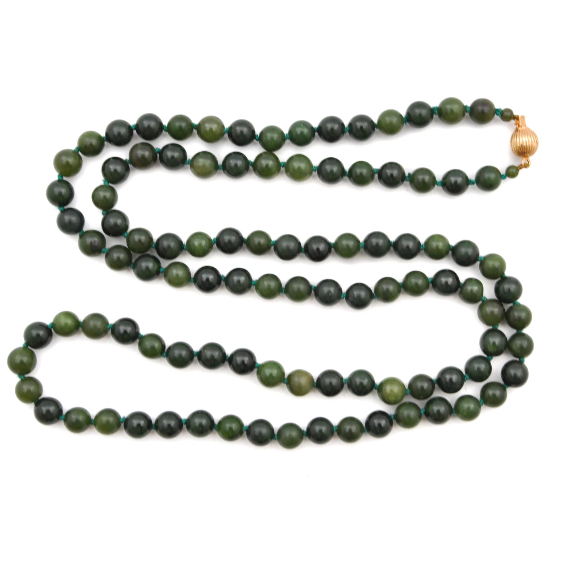 Single-Strand 14K Gold Jade Beaded Necklace For Sale 2