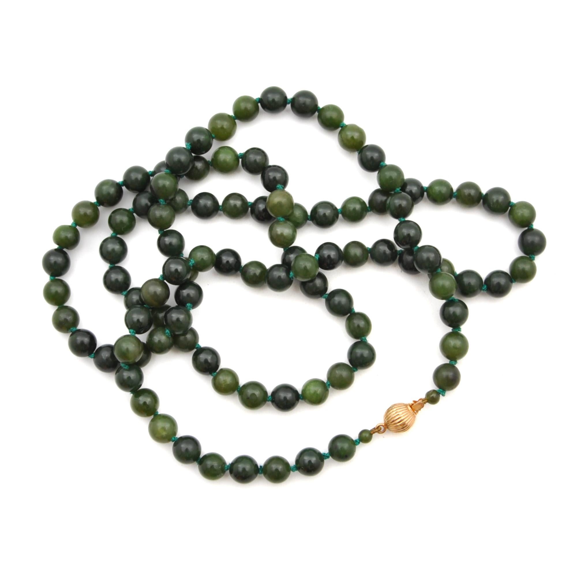 Single-Strand 14K Gold Jade Beaded Necklace For Sale 1