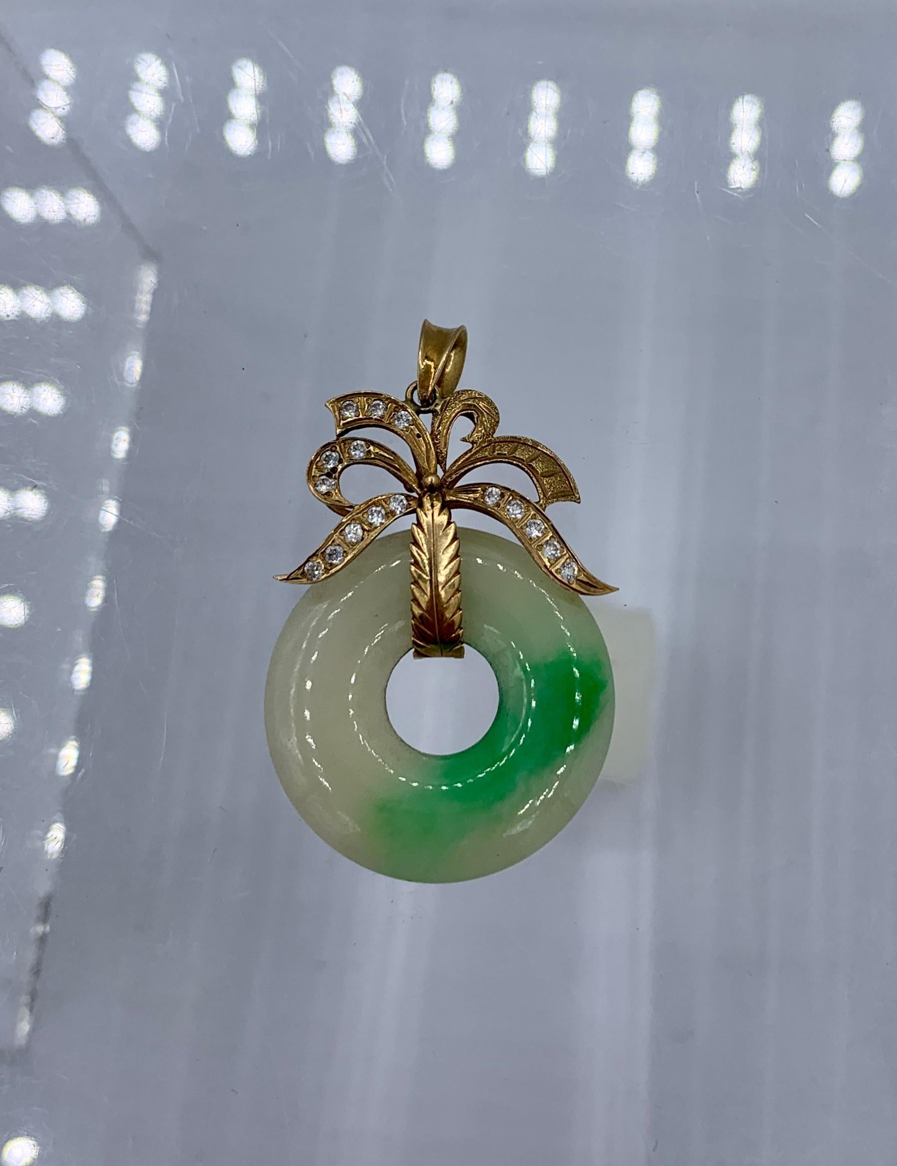 Women's Jade 16 Diamond Circle Pendant Necklace Antique 14 Karat Gold For Sale