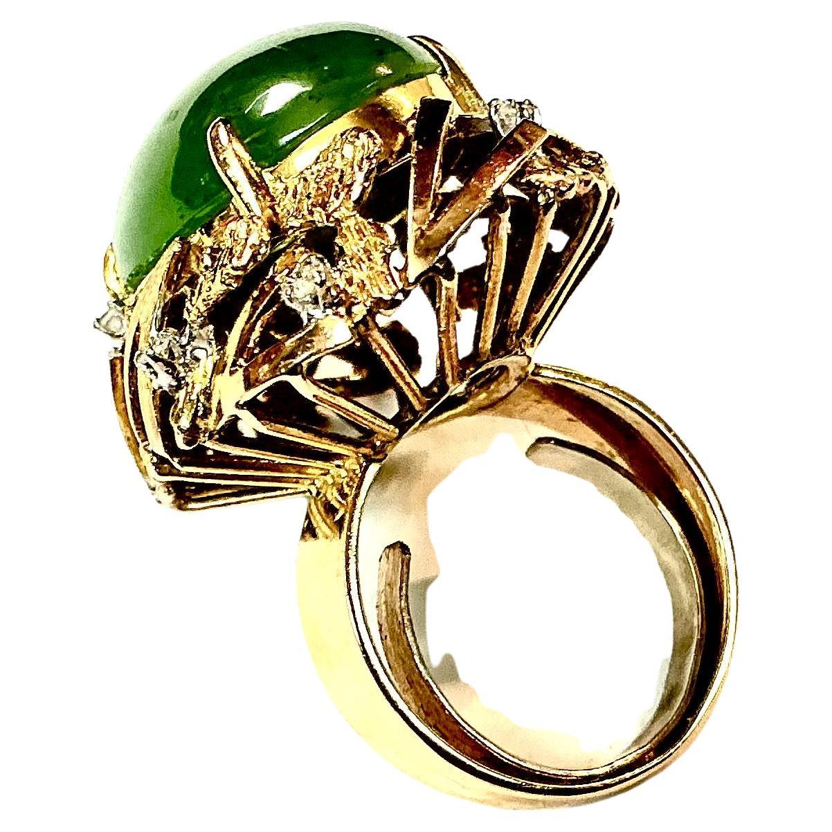 Jade and Diamond Cocktail Ring, 14K Yellow Gold In Good Condition For Sale In Bradenton, FL