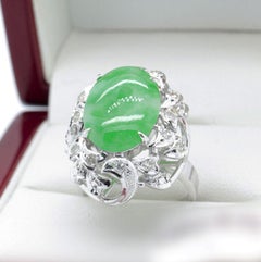 Jade and Diamond Cocktail ring in White Gold
