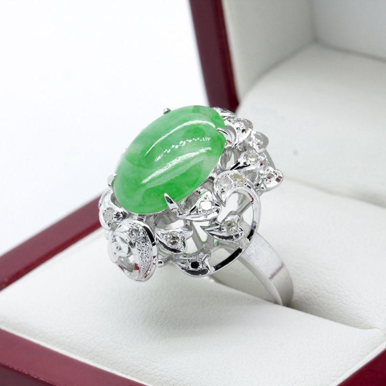 Cabochon Jade and Diamond Cocktail ring in White Gold For Sale