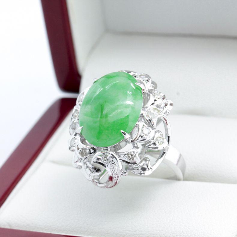 Women's Jade and Diamond Cocktail ring in White Gold For Sale