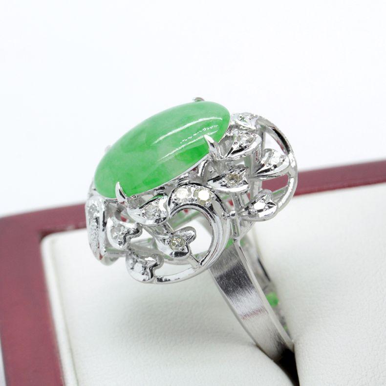 Jade and Diamond Cocktail ring in White Gold For Sale 1