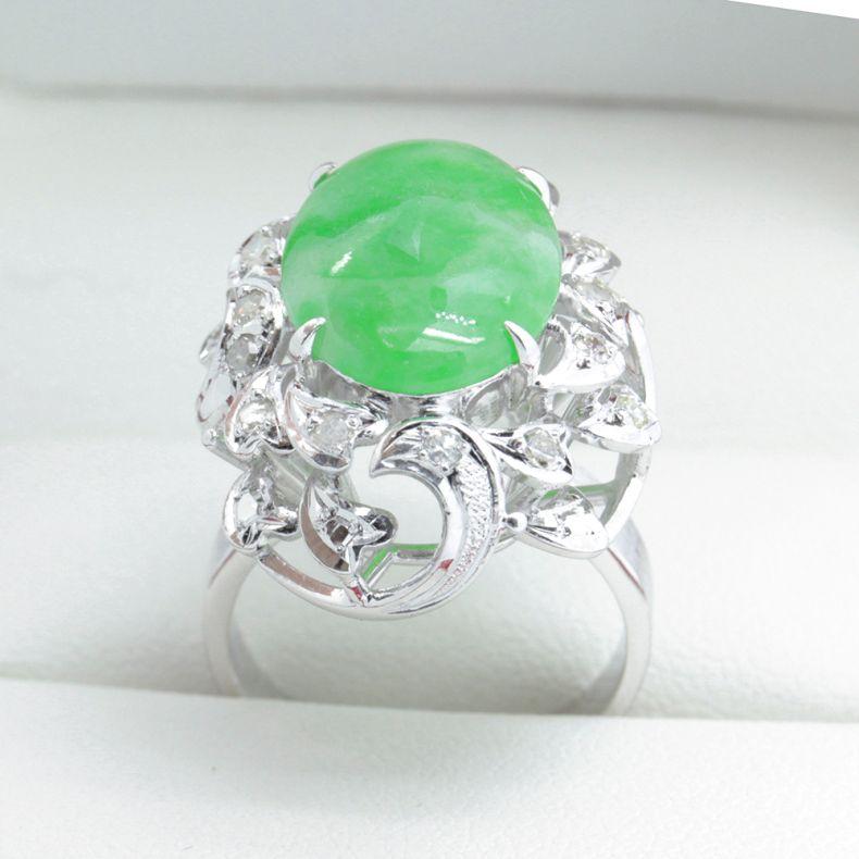Jade and Diamond Cocktail ring in White Gold For Sale 4