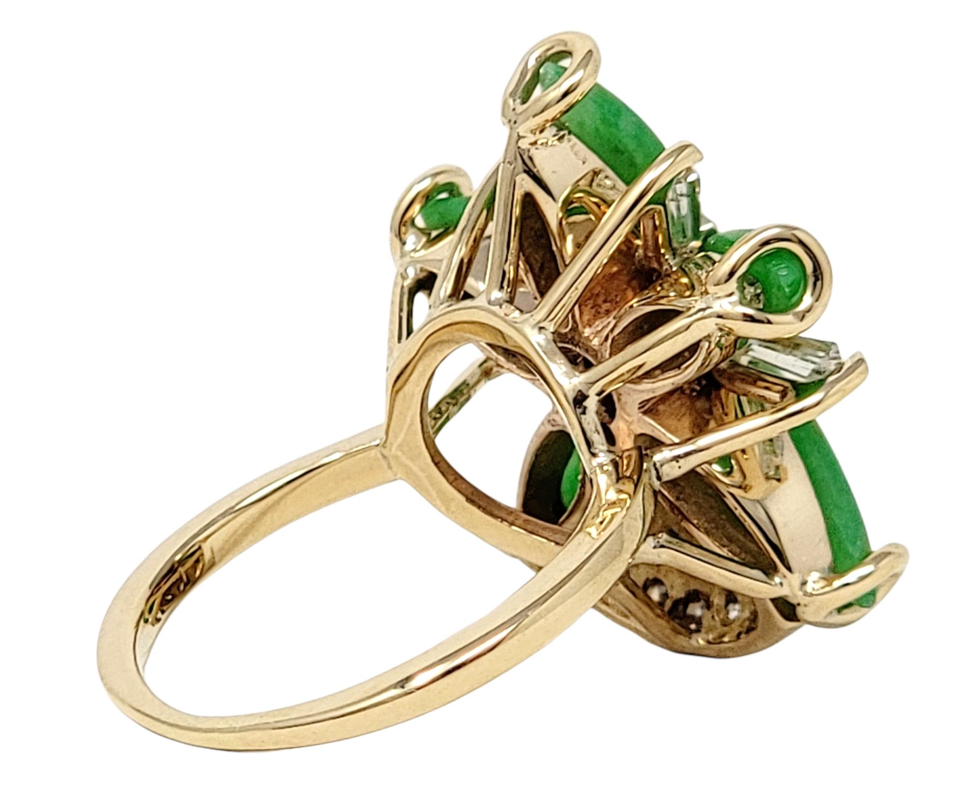 Jade and Diamond Flower Cocktail Ring in 14 Karat Yellow Gold 4.50 Carats Total In Good Condition For Sale In Scottsdale, AZ