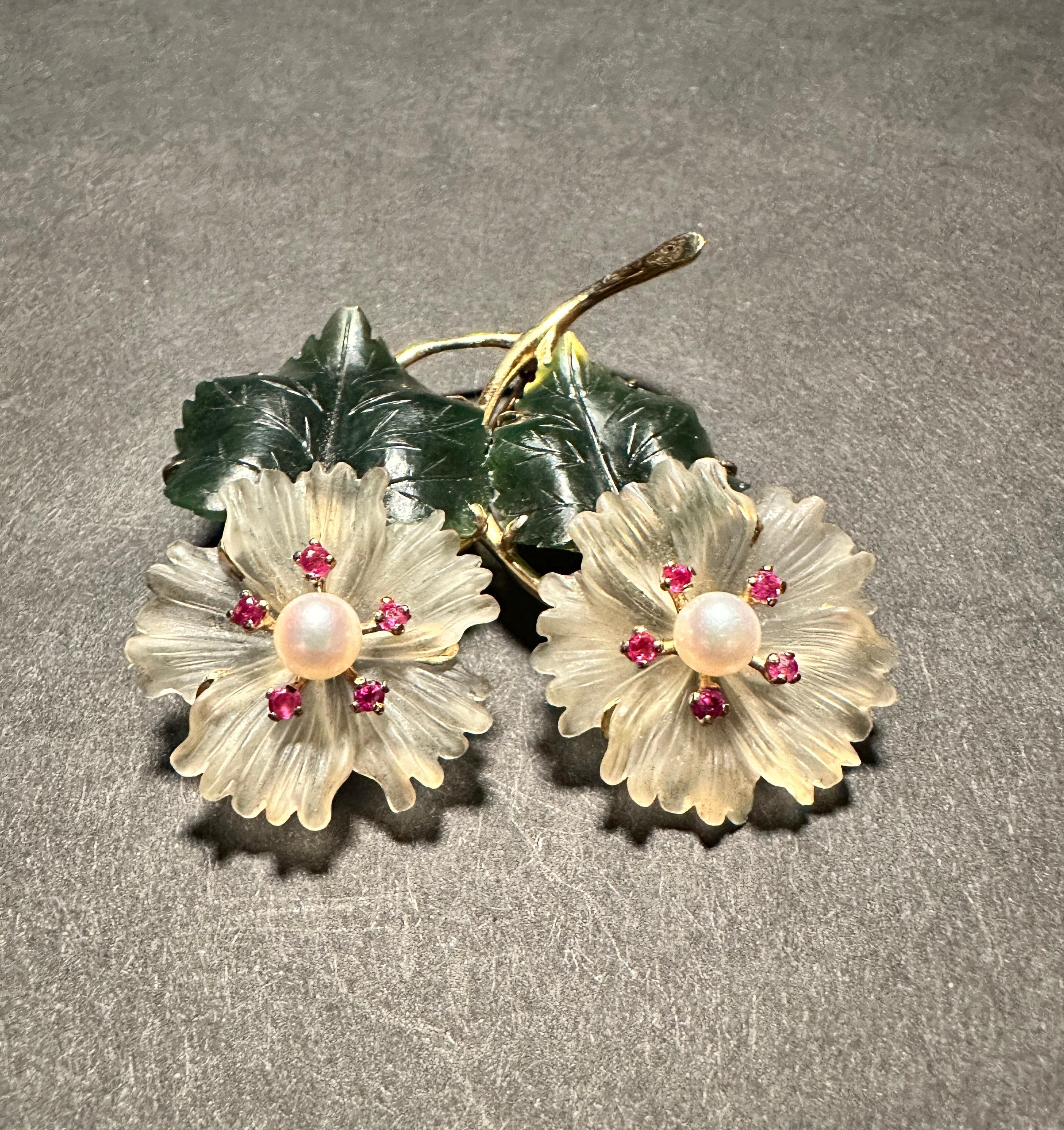 Jade And Rock Crystal 14K Gold Floral Form Pin Brooch In Good Condition For Sale In Norwood, NJ